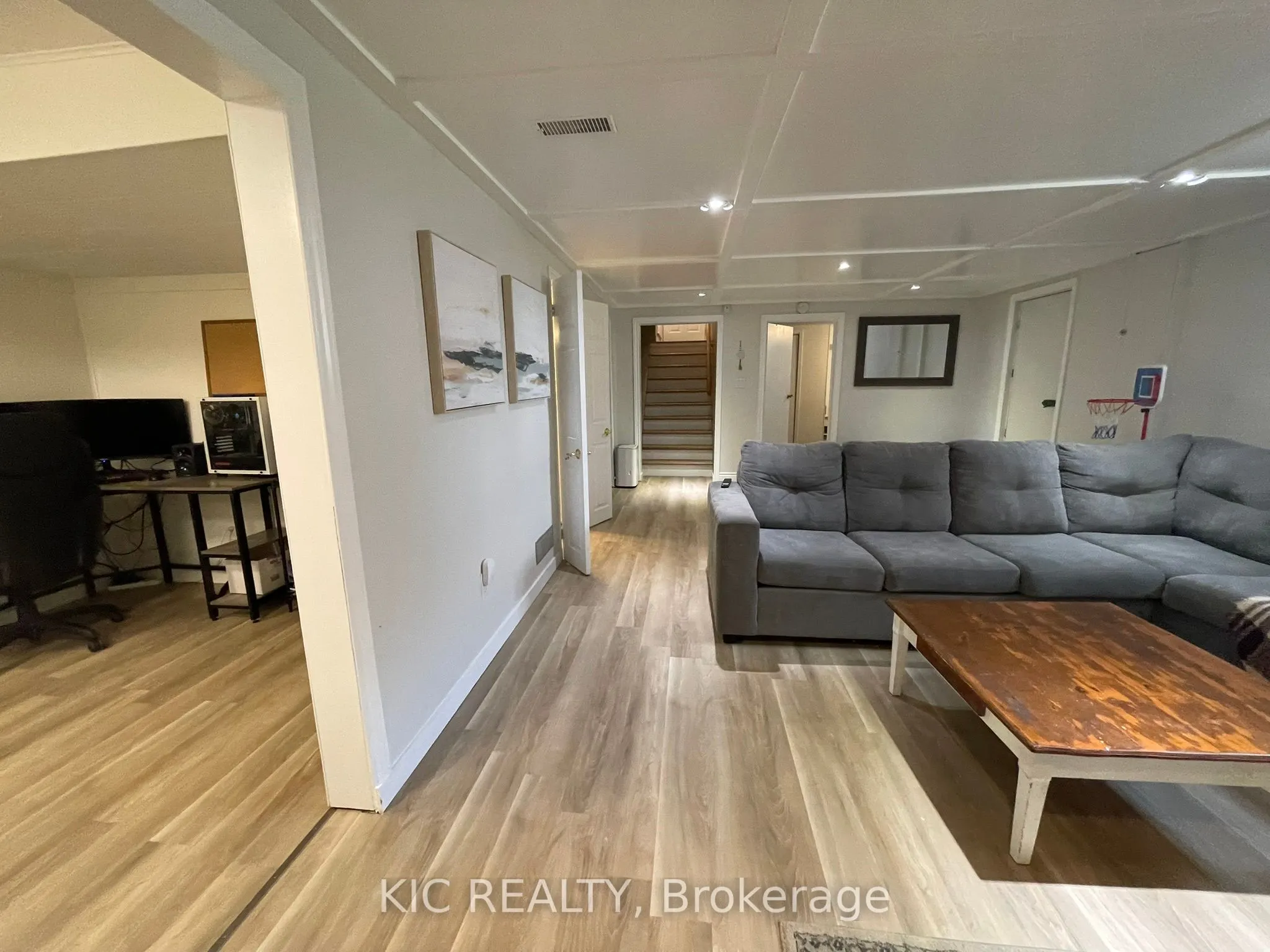 11 Mclean Avenue