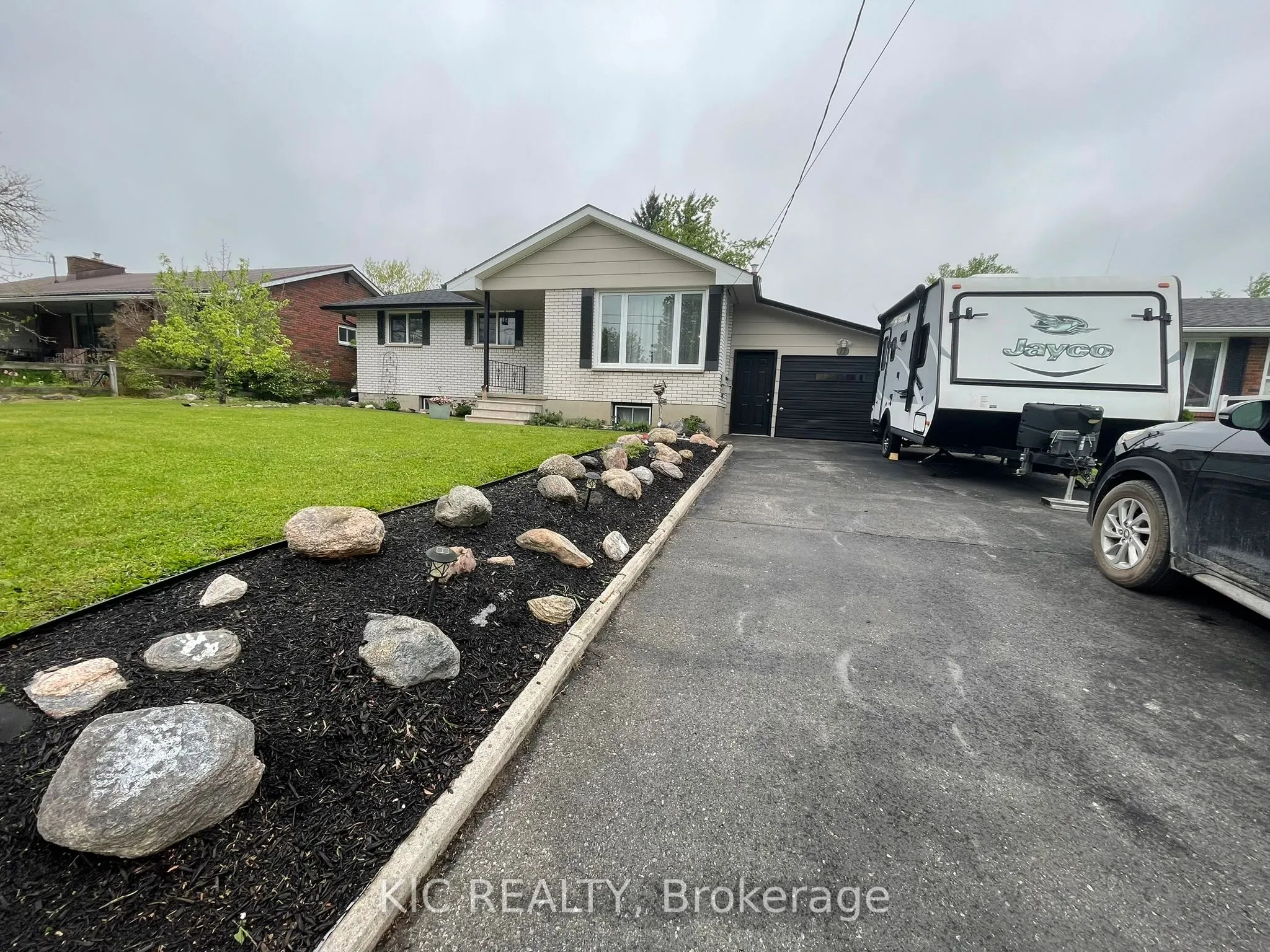 11 Mclean Avenue
