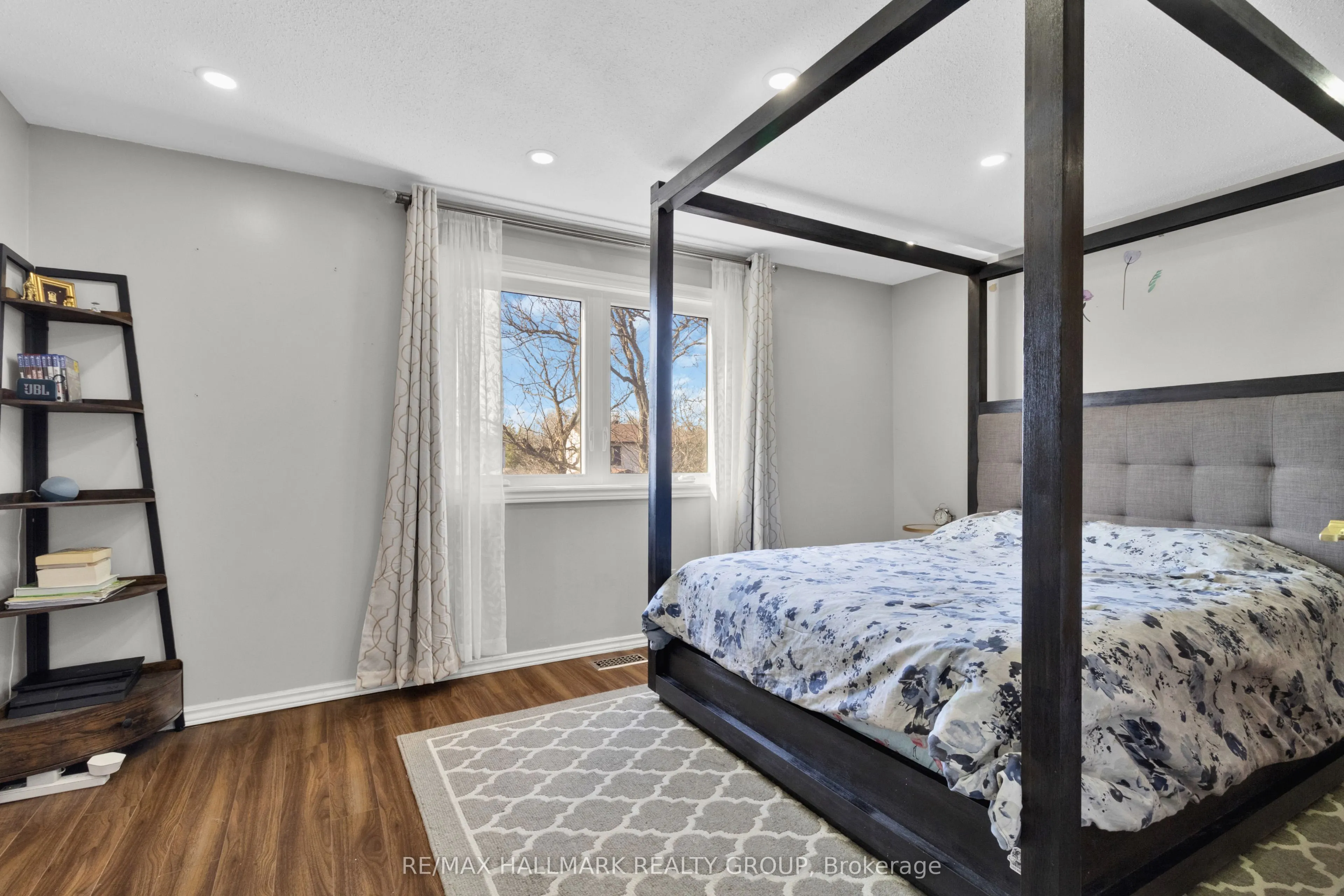 32 Brando Crescent