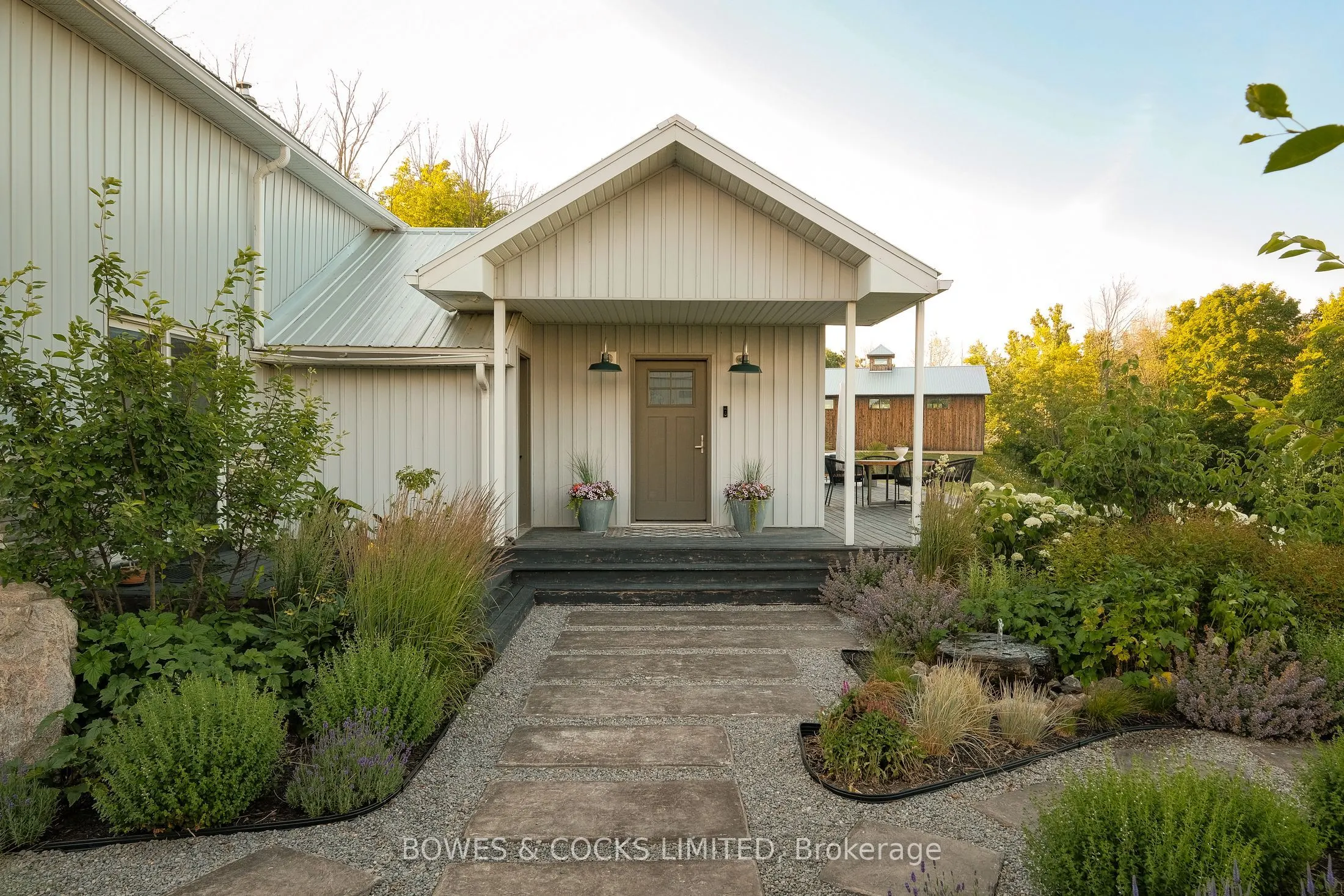 1009 Serpent Mounds Road