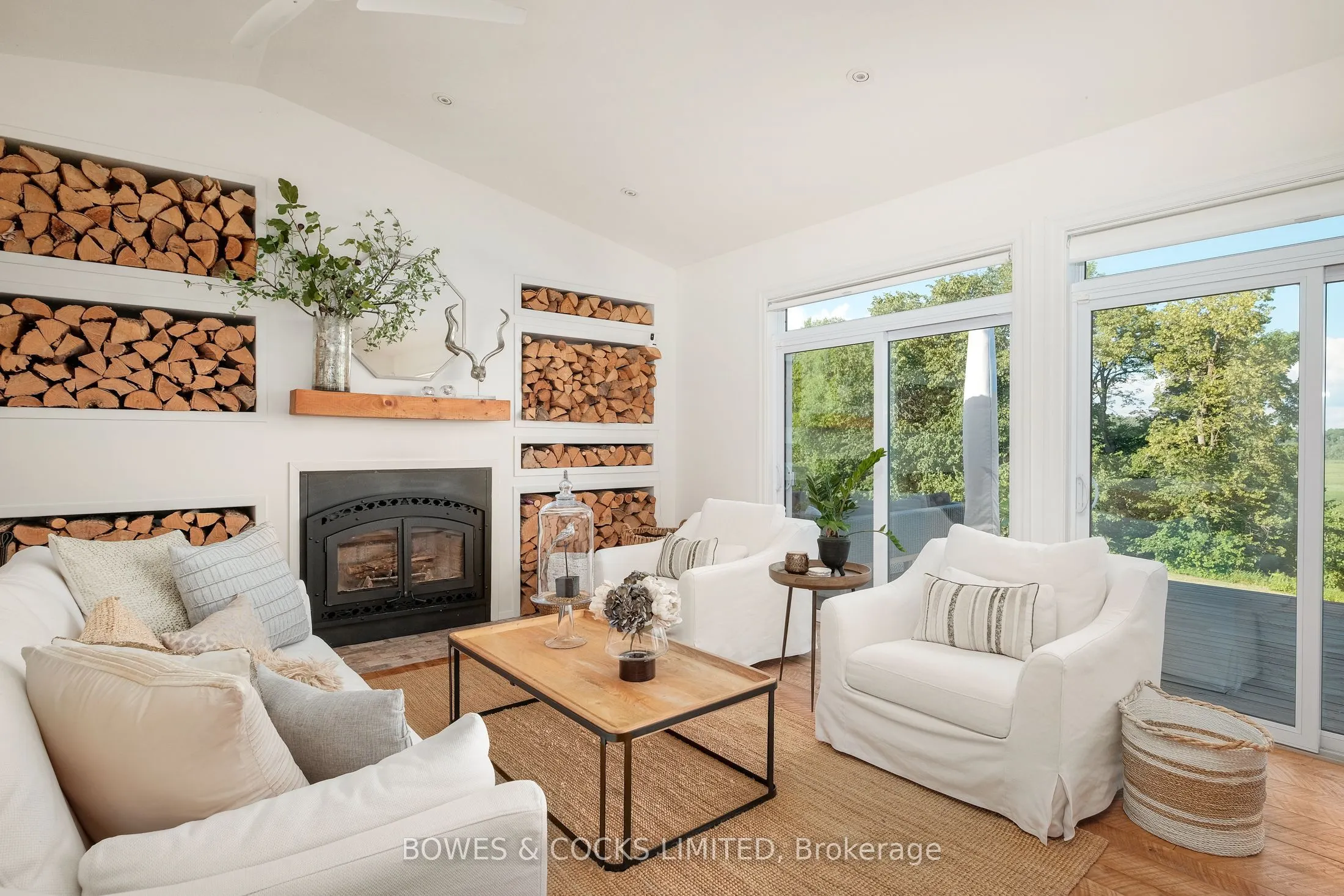1009 Serpent Mounds Road