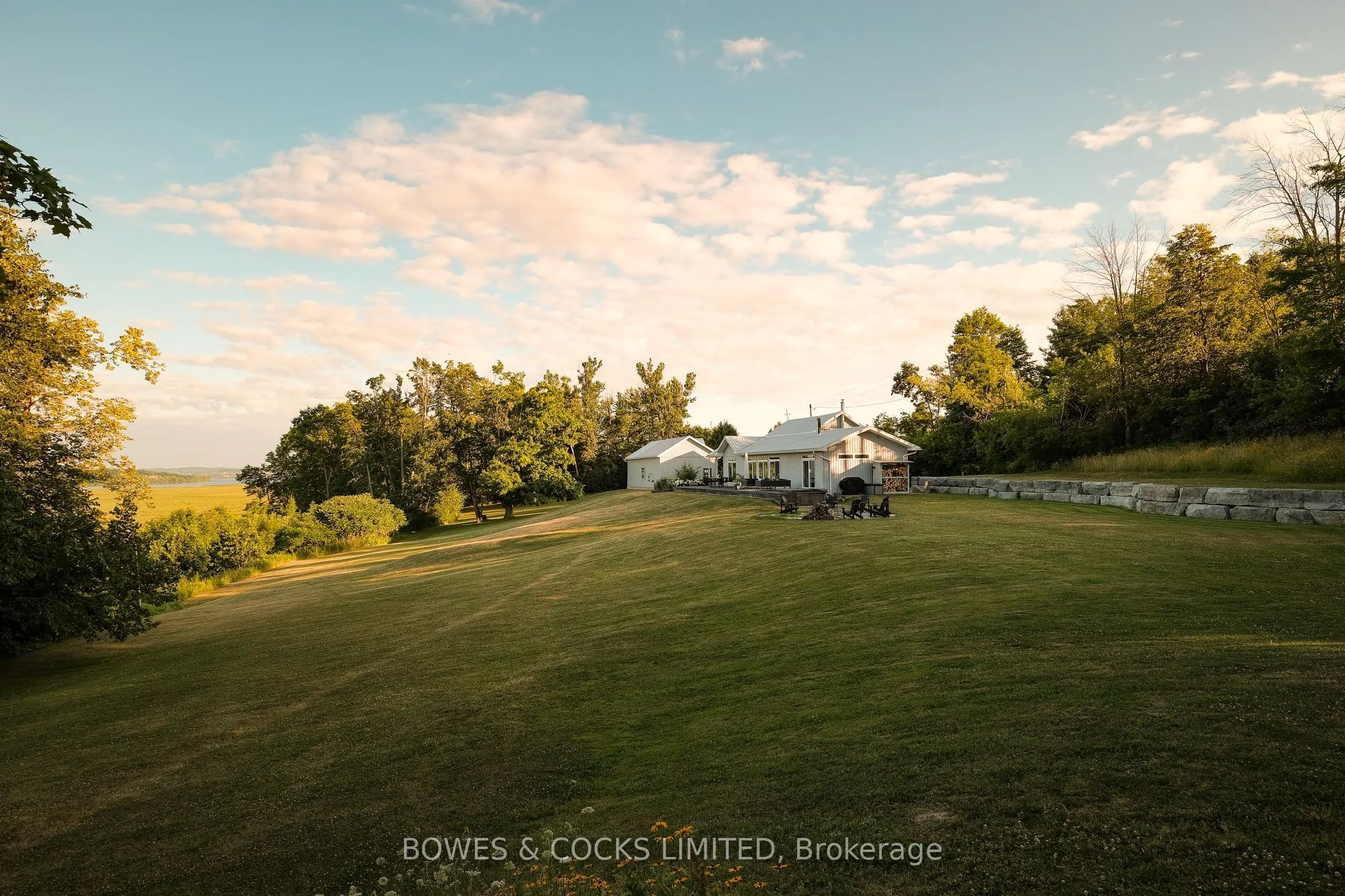 1009 Serpent Mounds Road