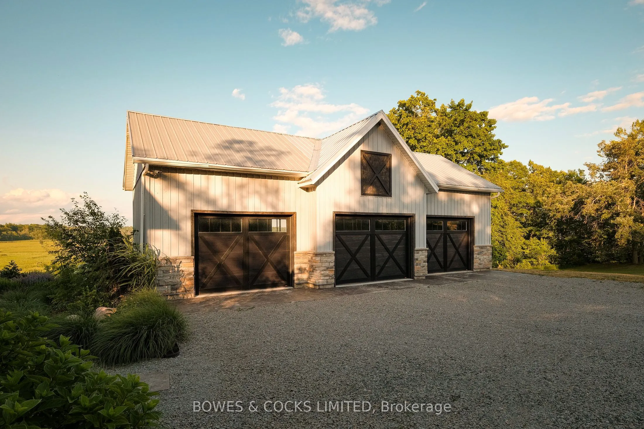 1009 Serpent Mounds Road