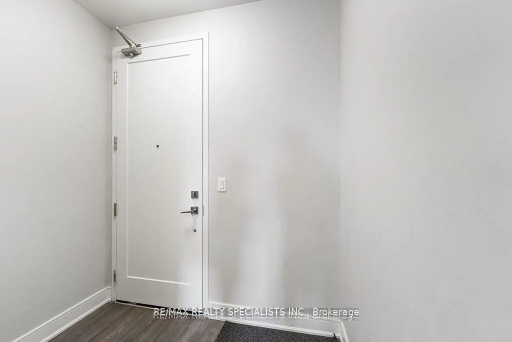 150 Main Street W, #503