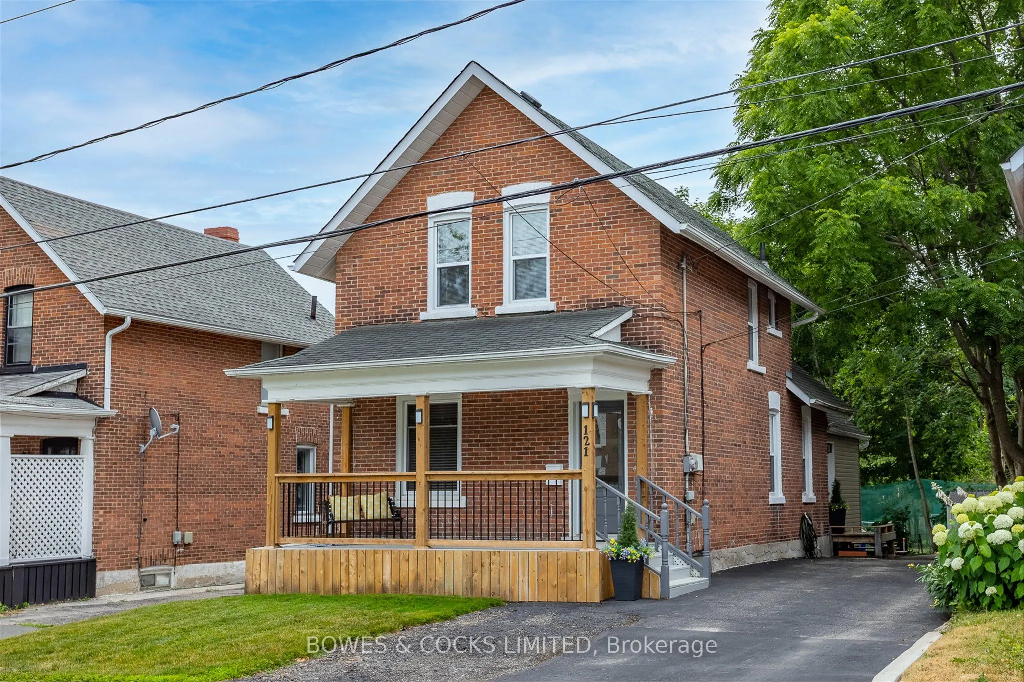 121 Durham Street W