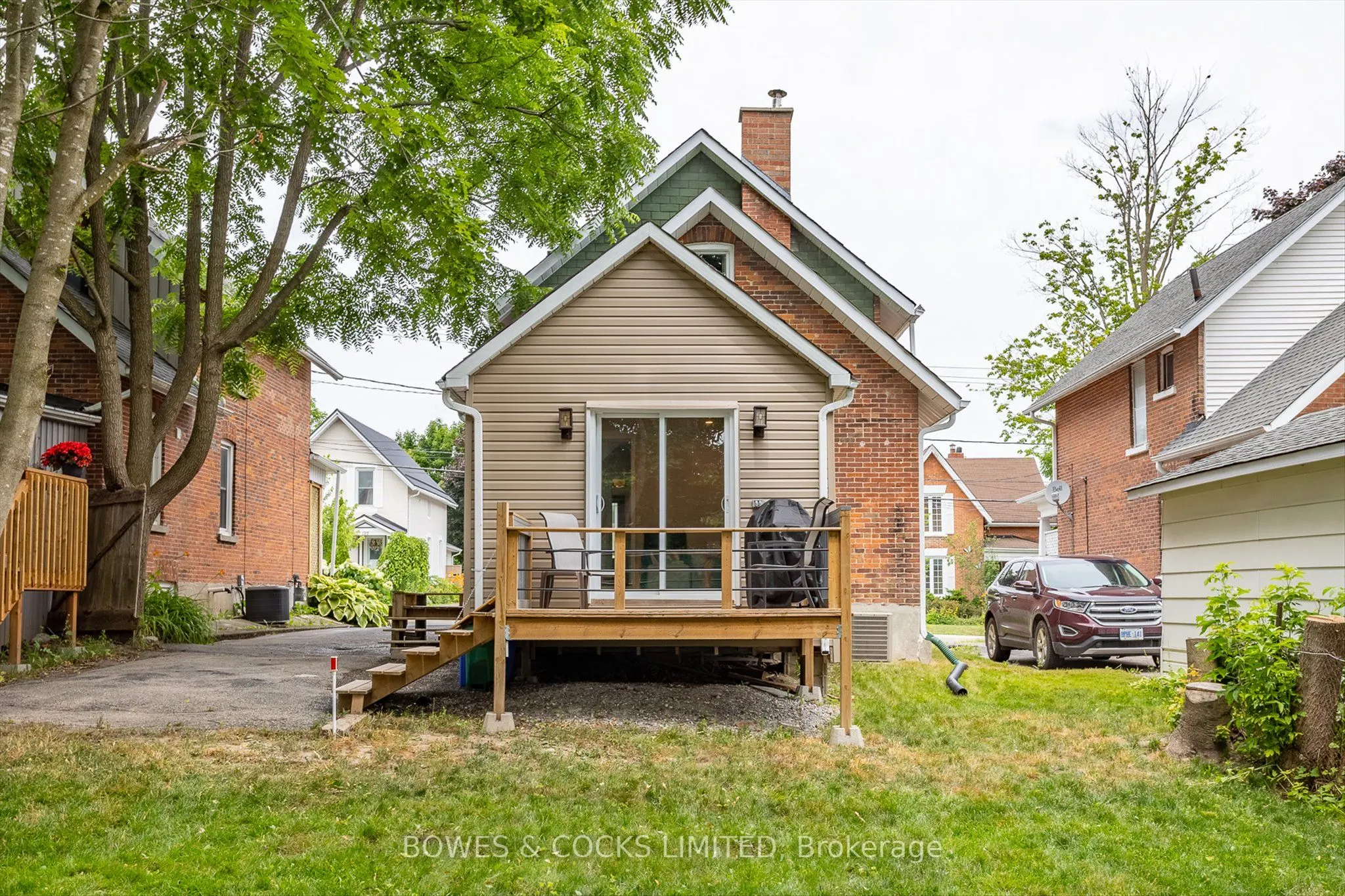 121 Durham Street W