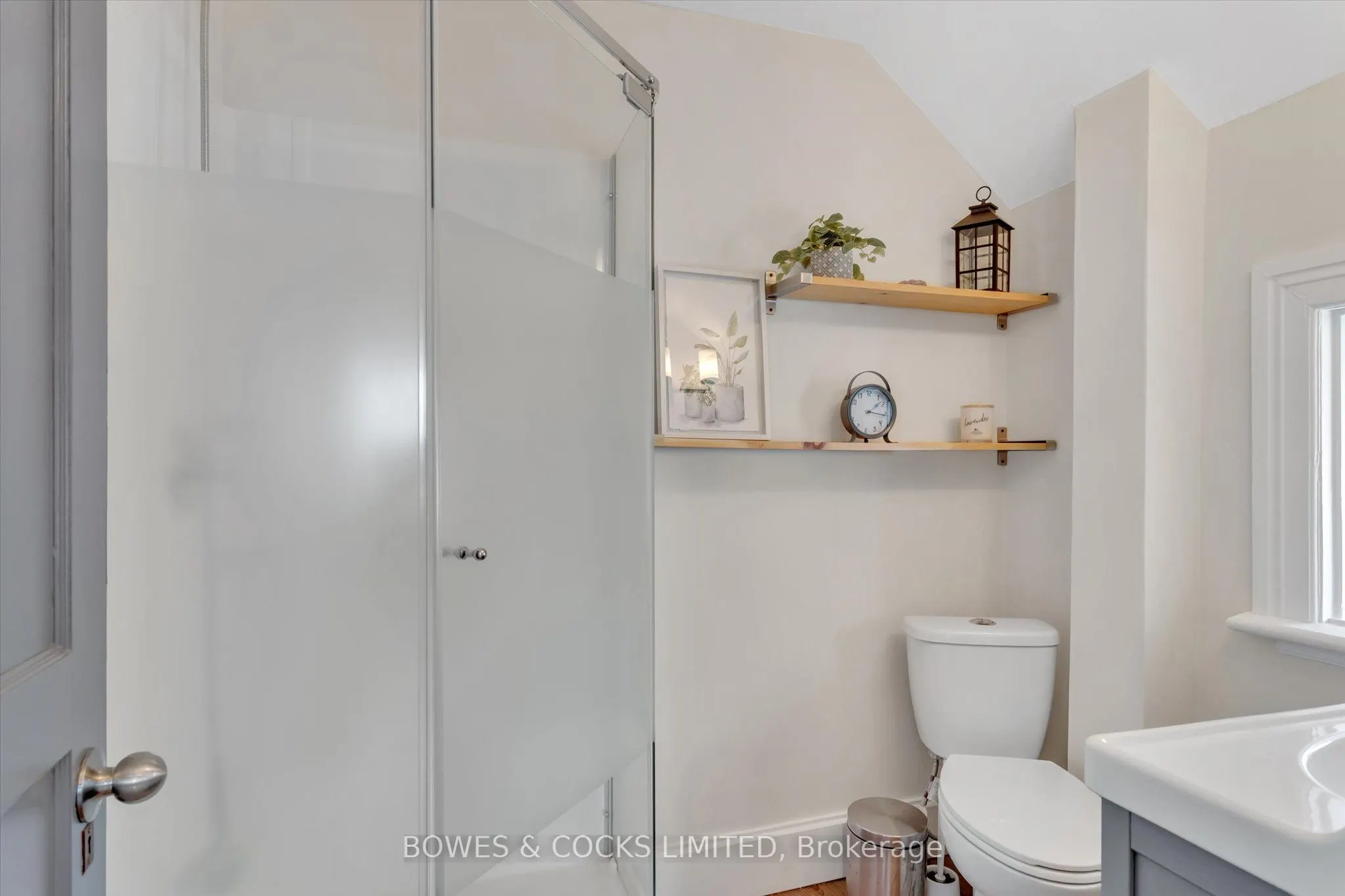 121 Durham Street W