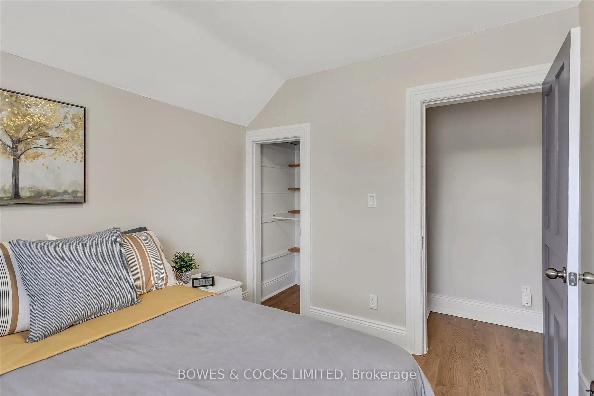 121 Durham Street W