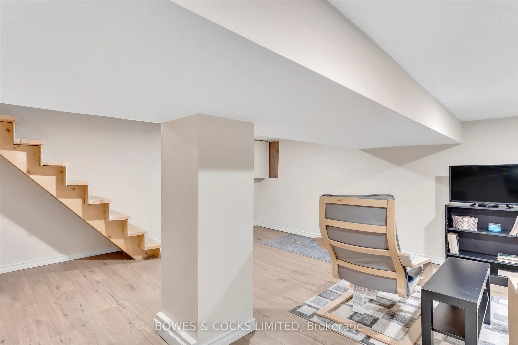 121 Durham Street W