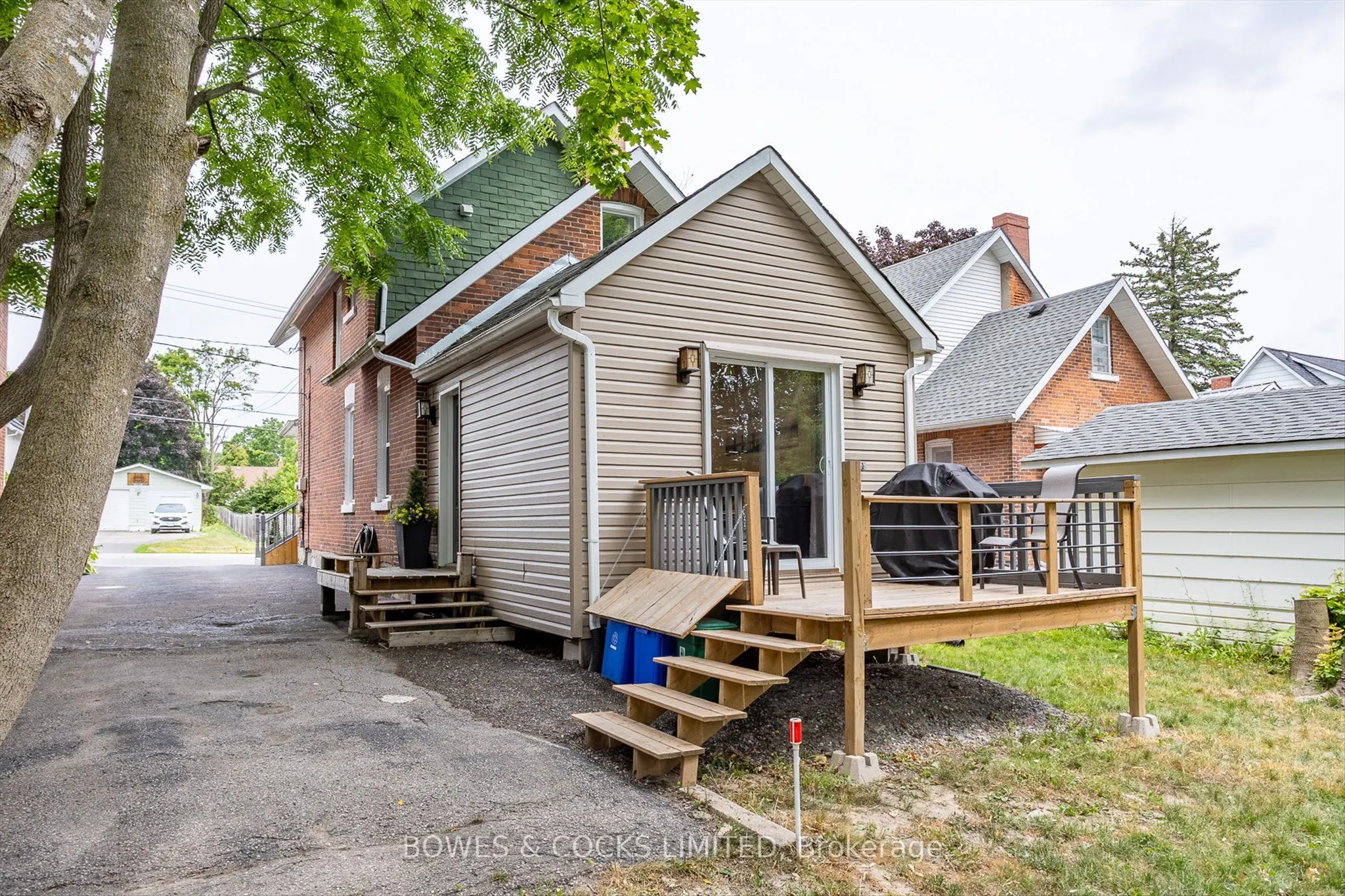 121 Durham Street W