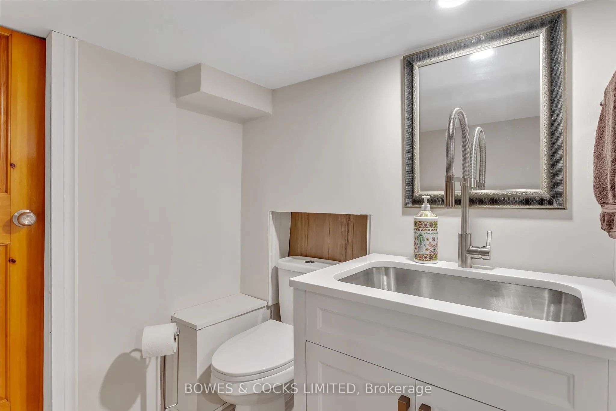 121 Durham Street W