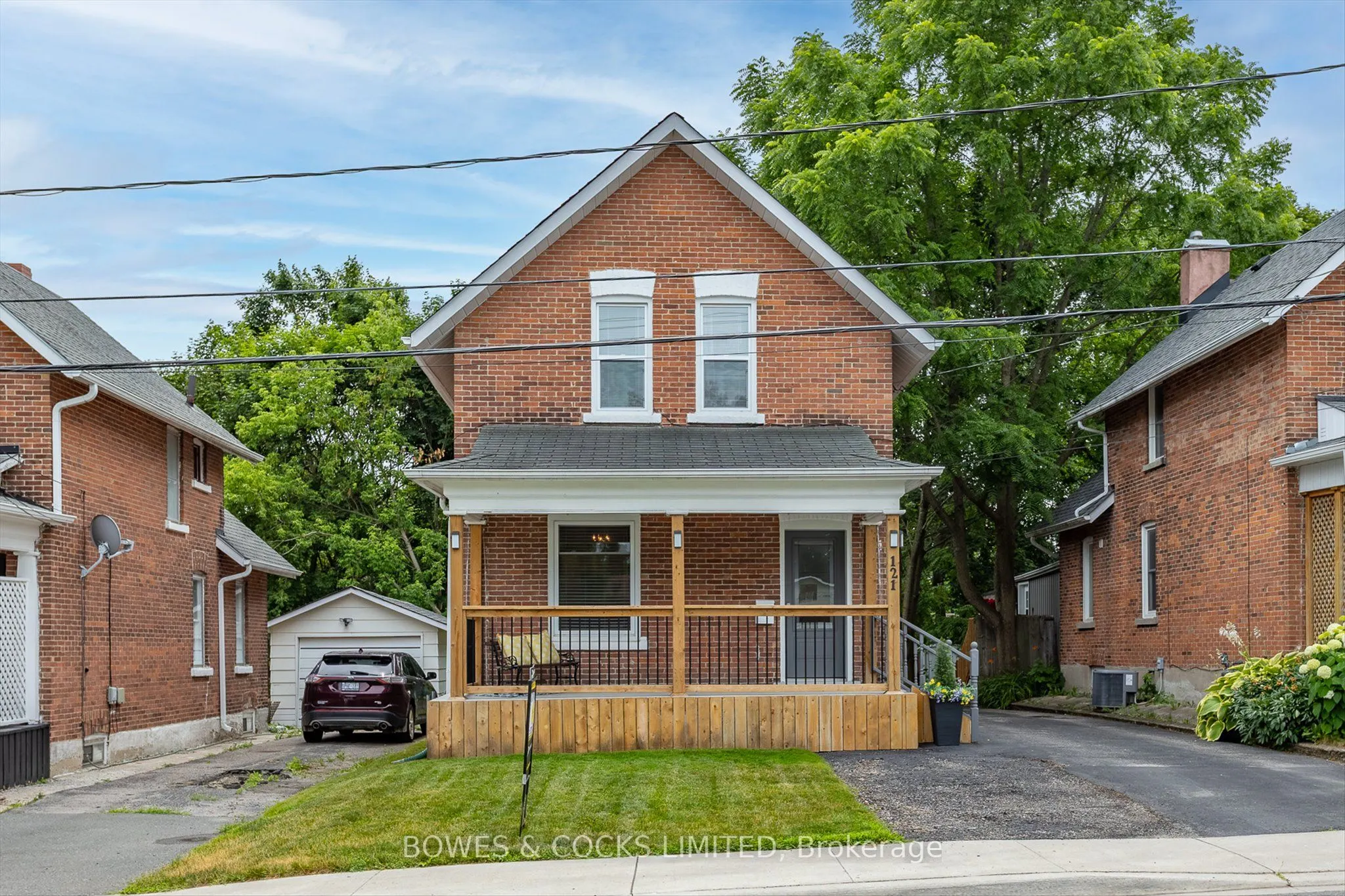 121 Durham Street W