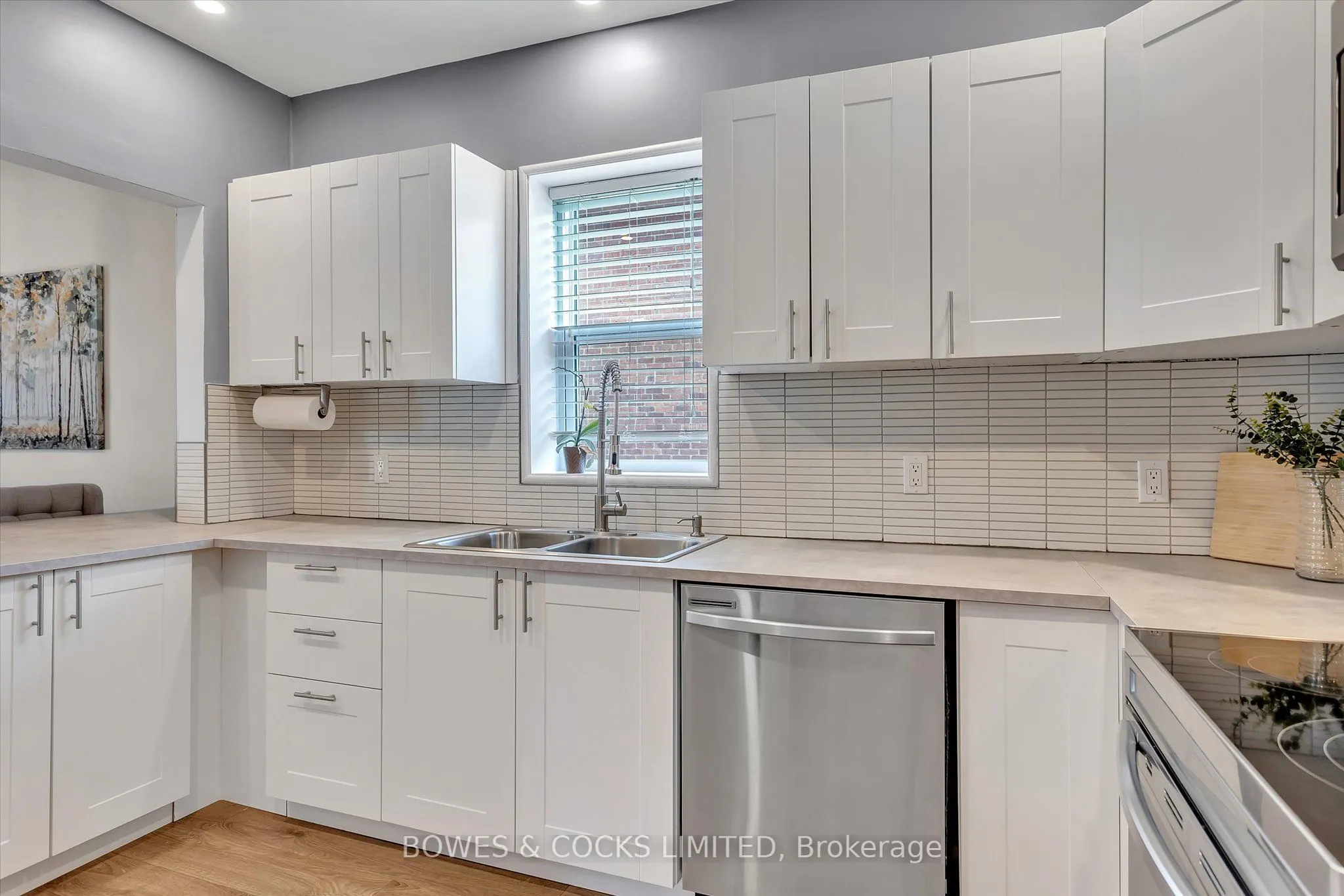121 Durham Street W