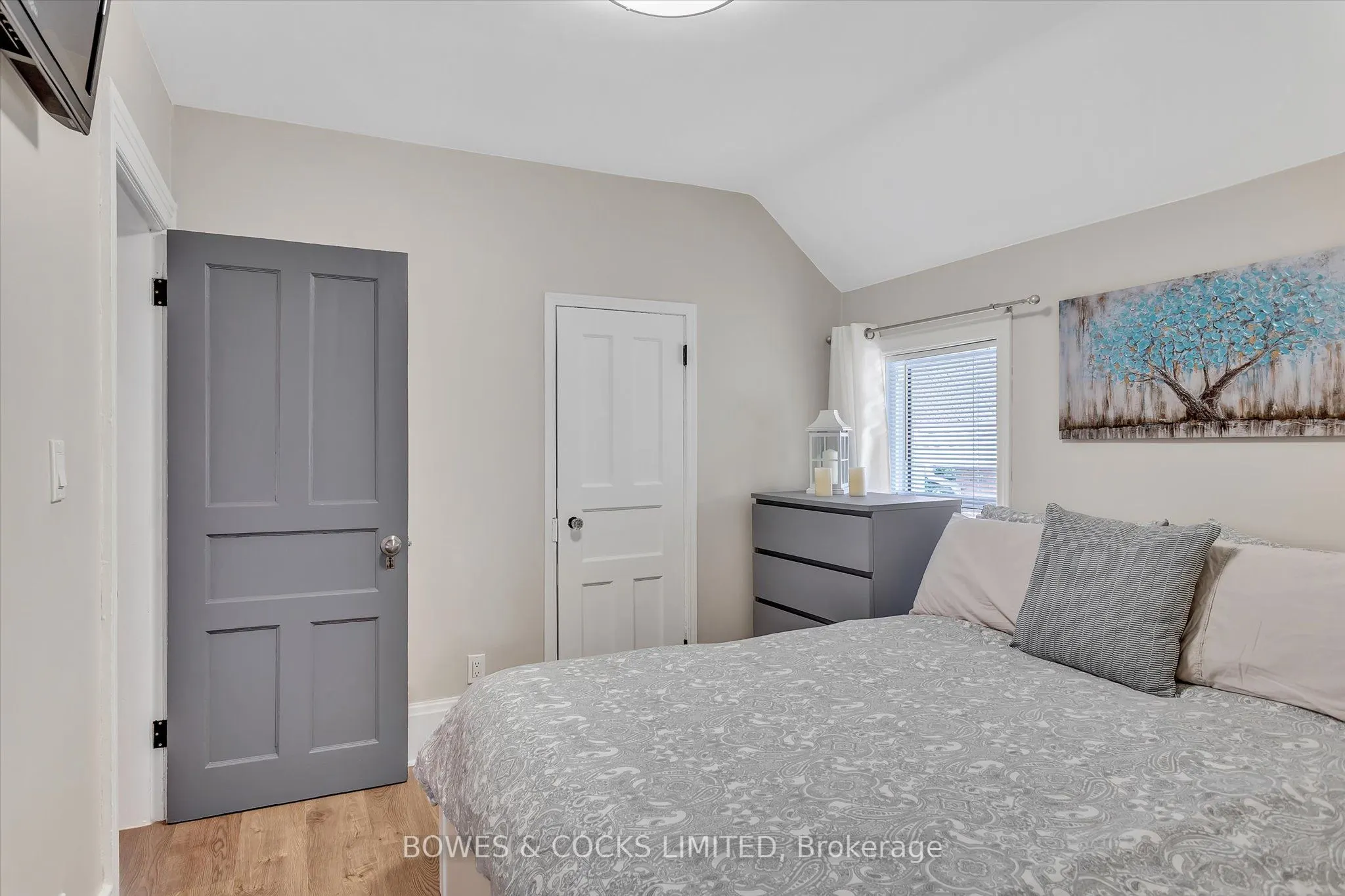 121 Durham Street W