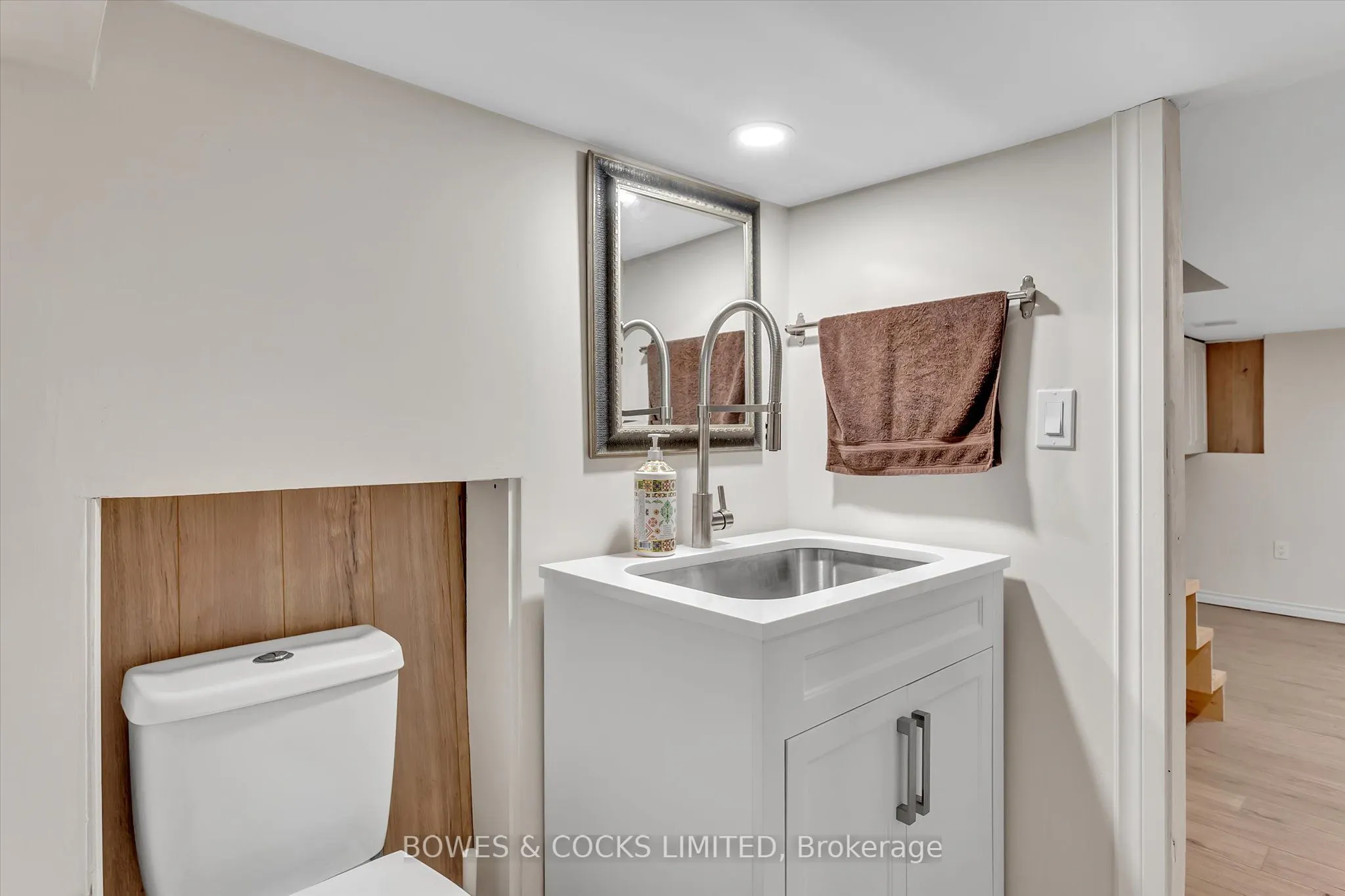 121 Durham Street W