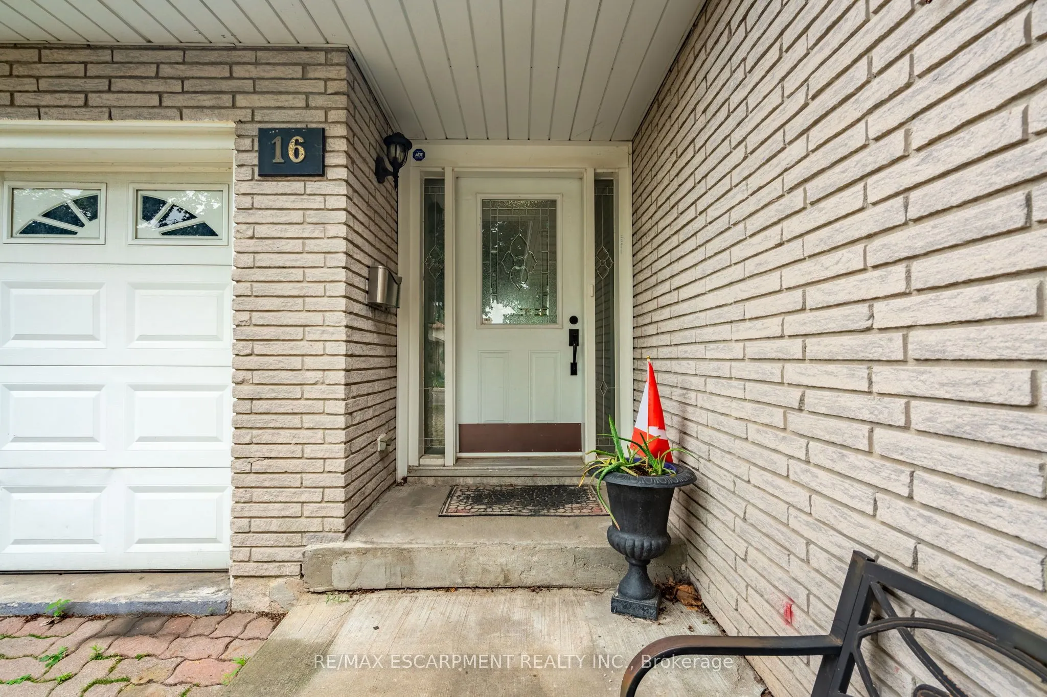 16 Flamingo Drive