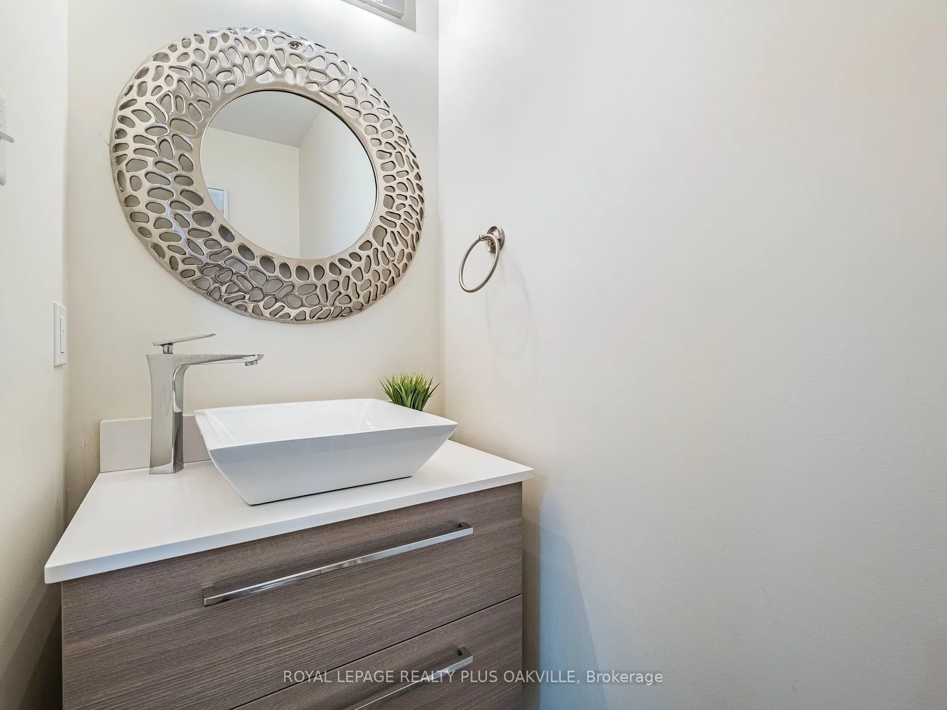 54 Nisbet Boulevard, #12