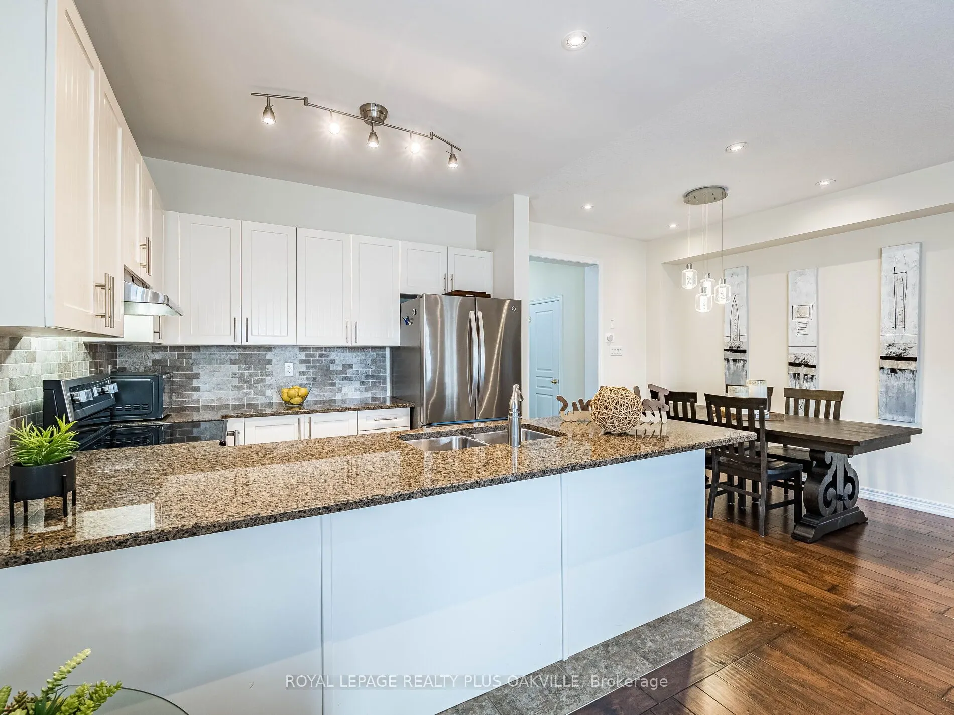 54 Nisbet Boulevard, #12