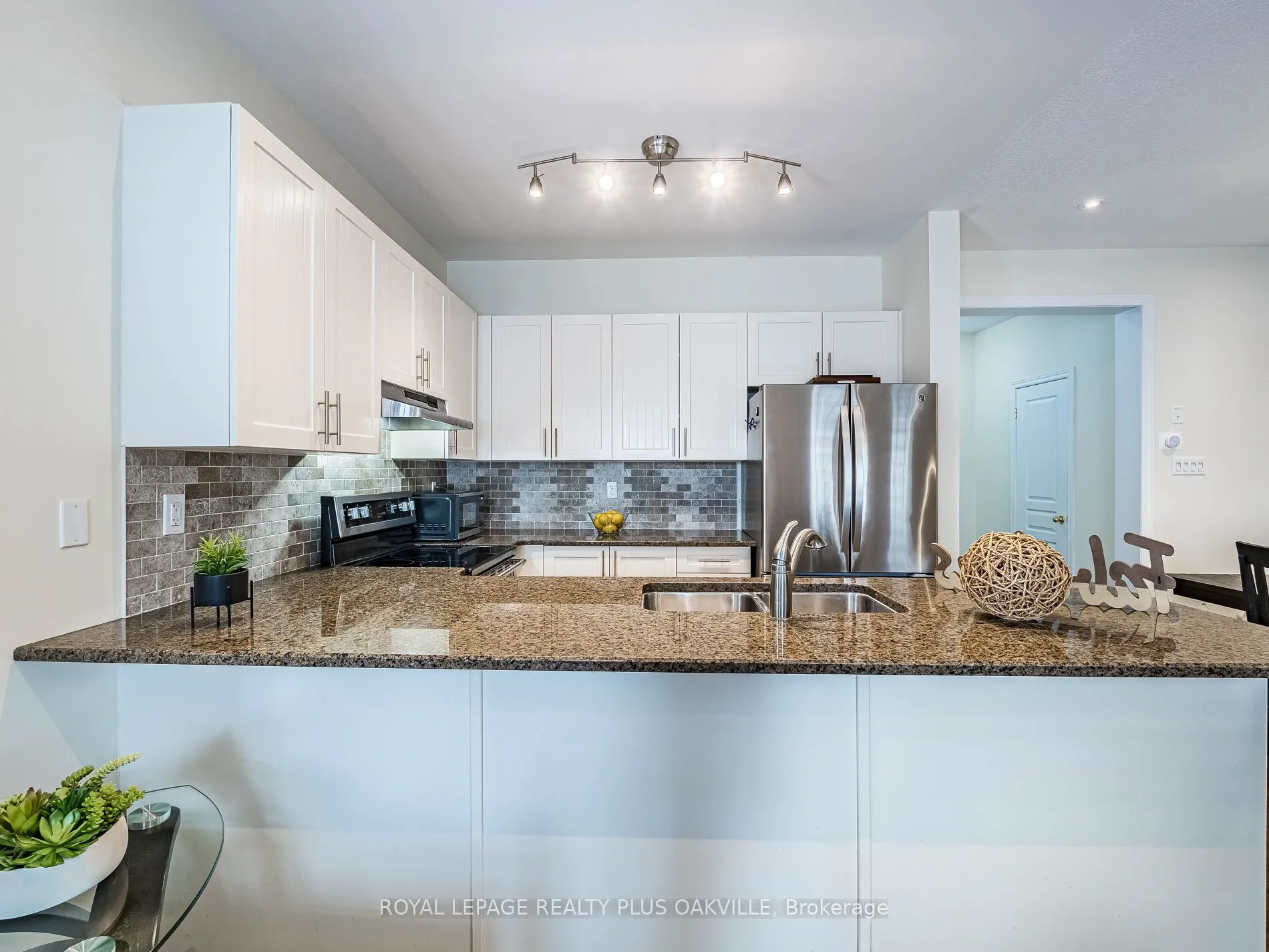 54 Nisbet Boulevard, #12