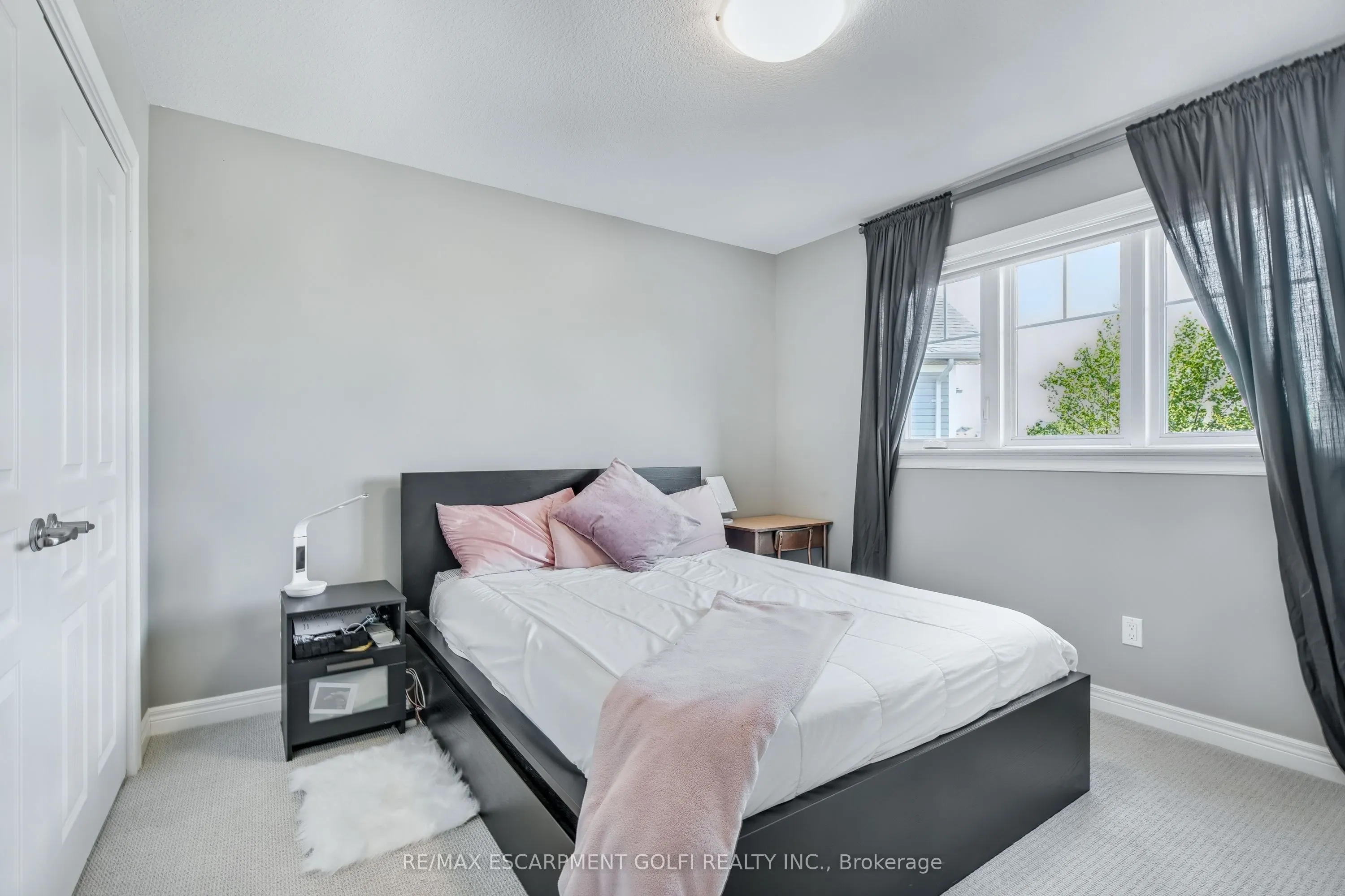 87 ANASTASIA Boulevard