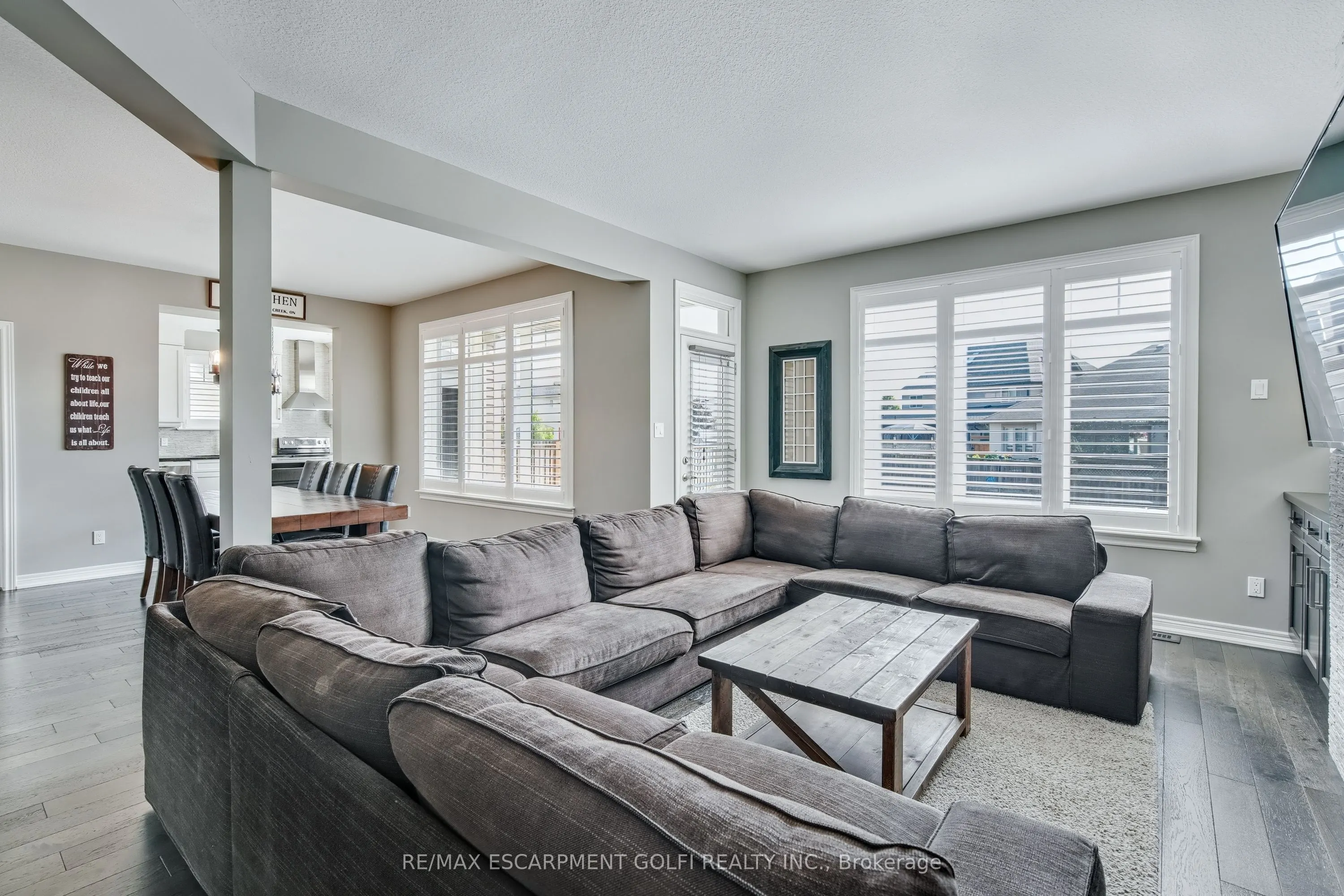 87 ANASTASIA Boulevard