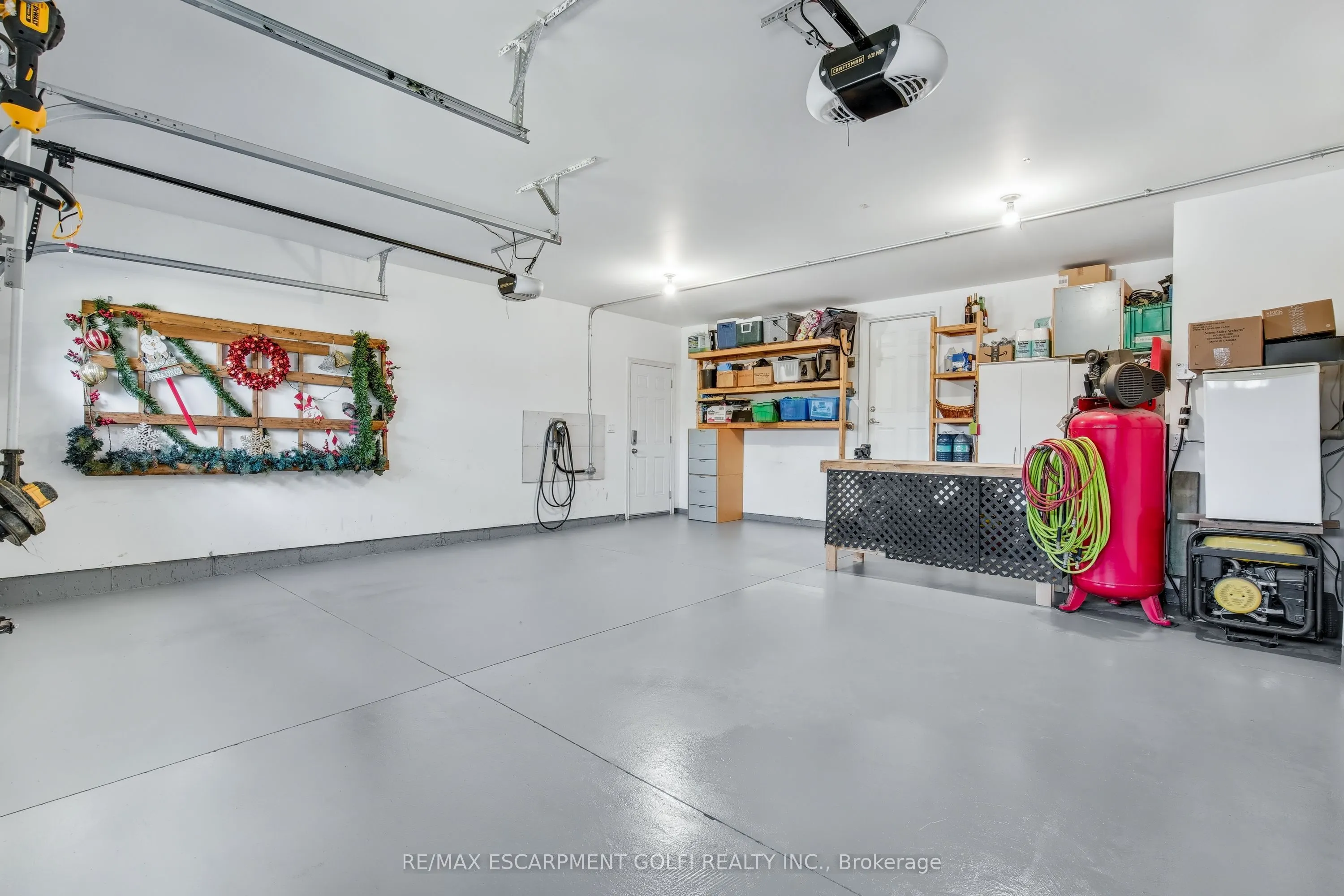 87 ANASTASIA Boulevard