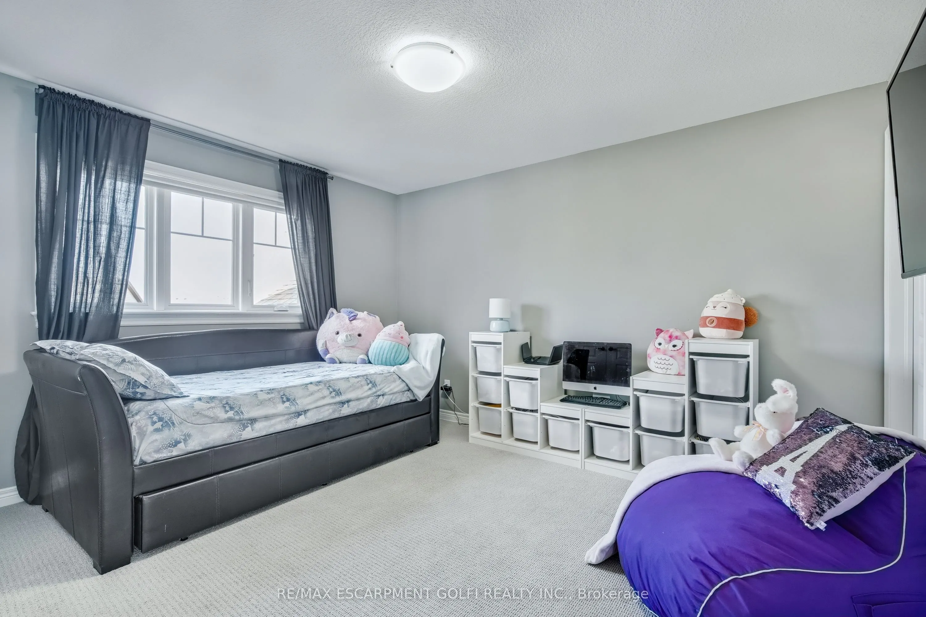 87 ANASTASIA Boulevard