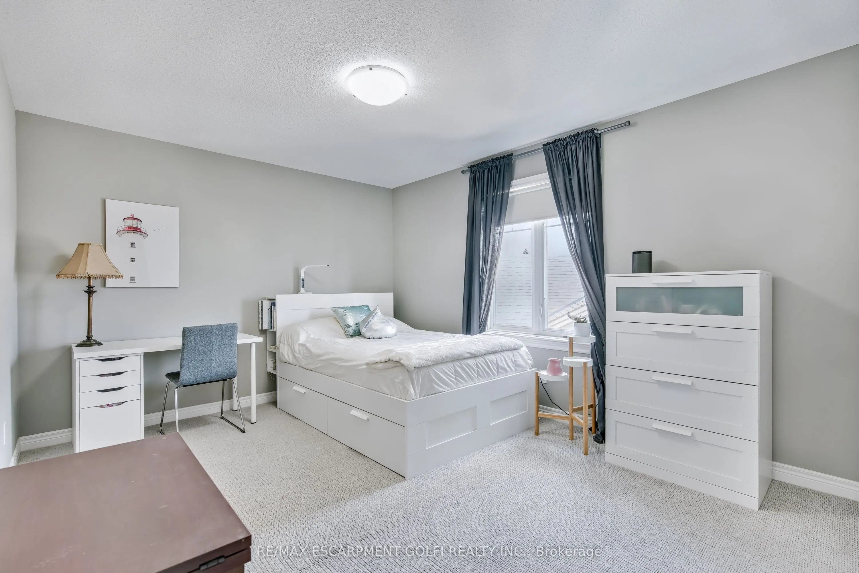 87 ANASTASIA Boulevard