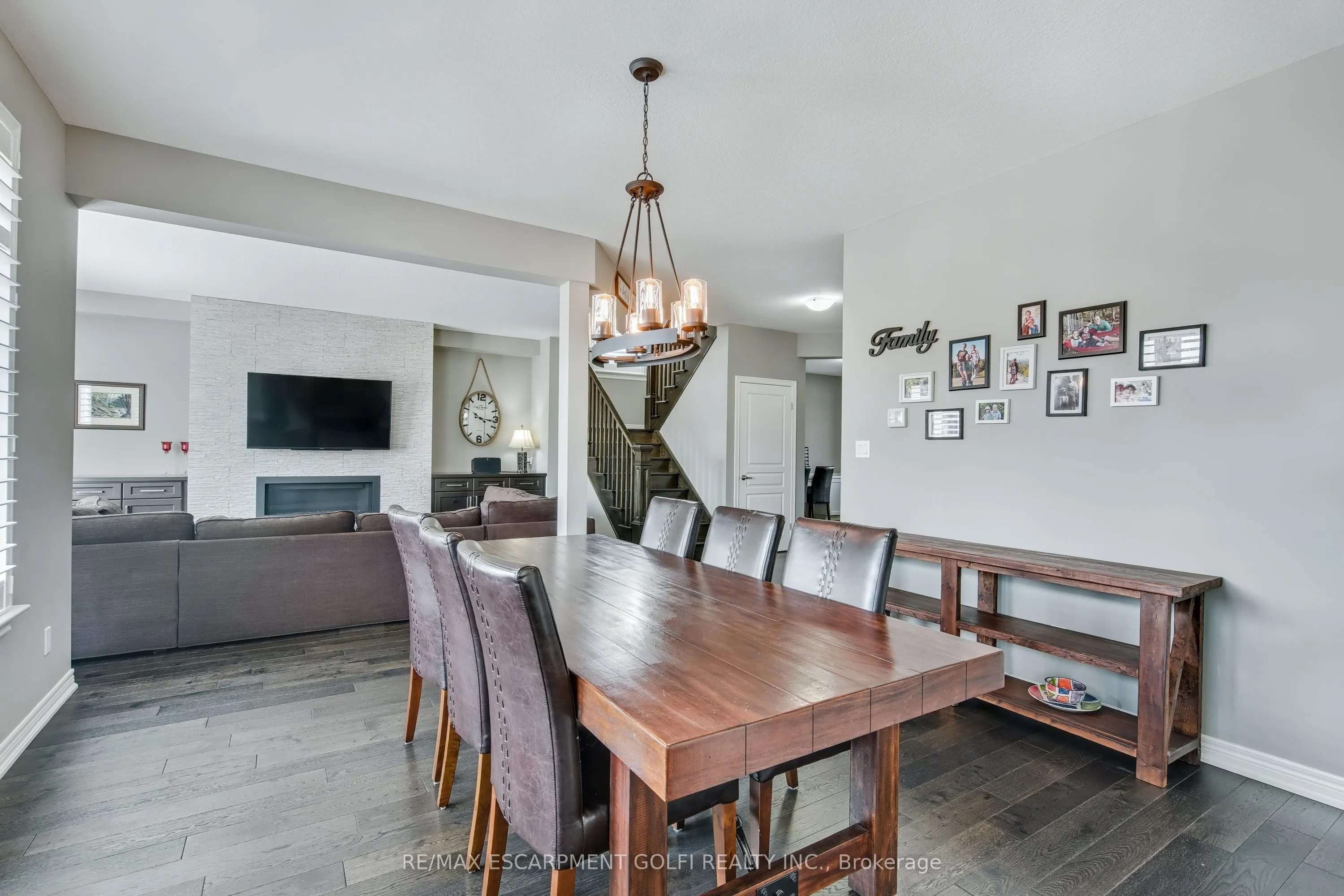 87 ANASTASIA Boulevard