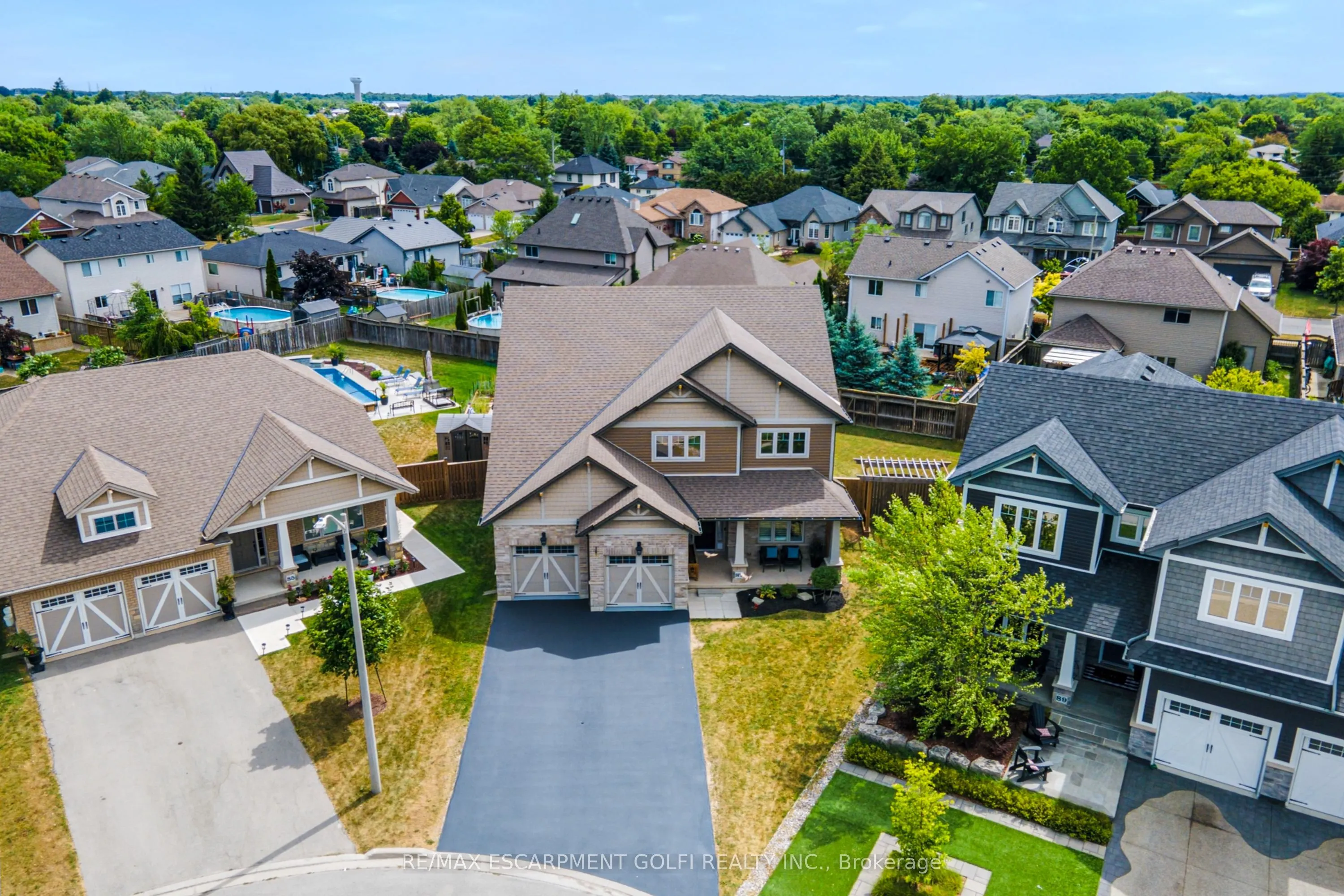 87 ANASTASIA Boulevard