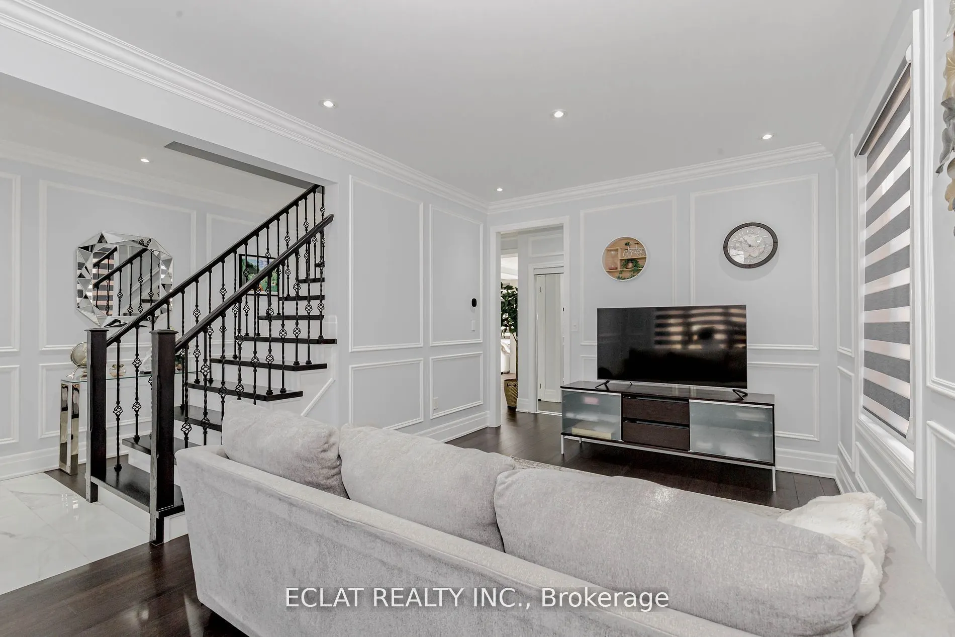 32 Nanaimo Crescent