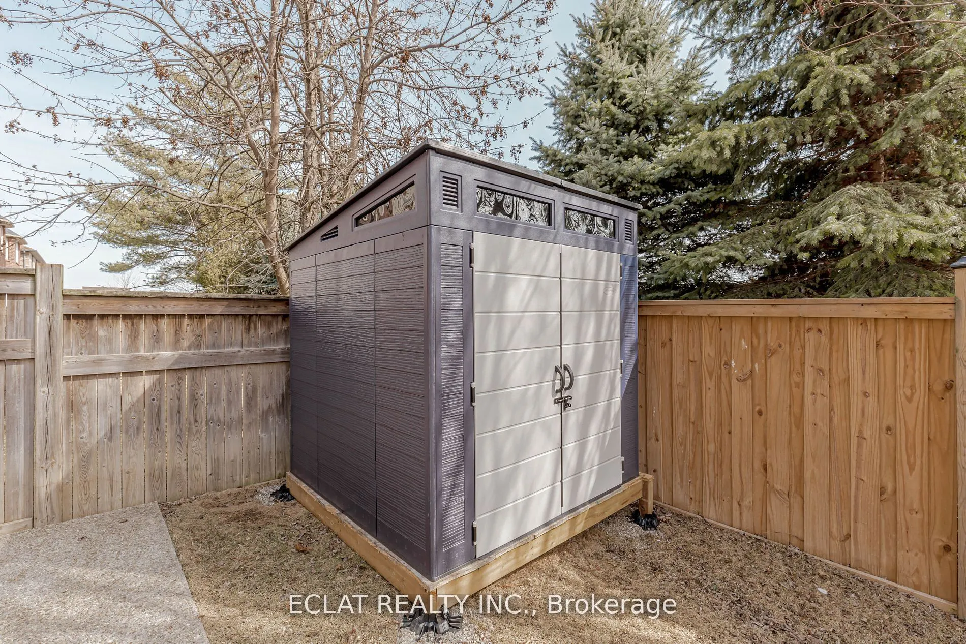 32 Nanaimo Crescent