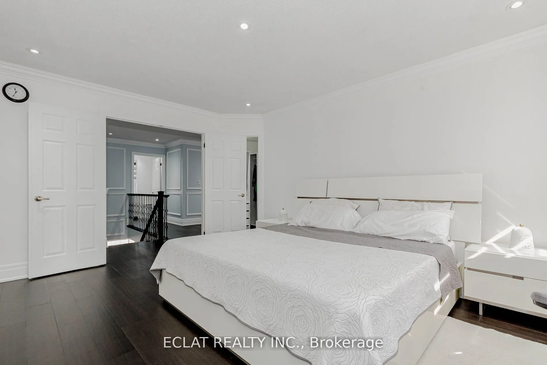 32 Nanaimo Crescent