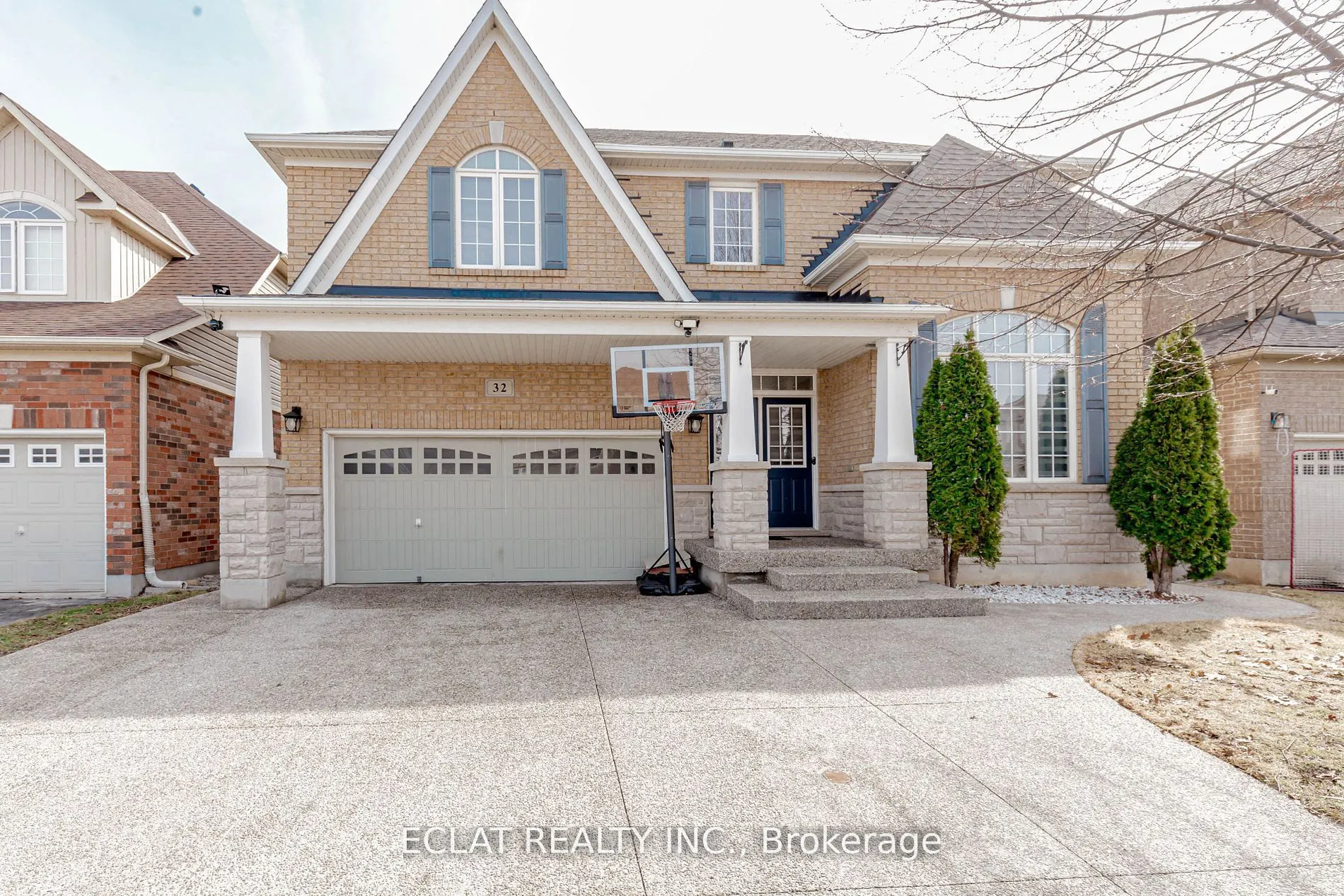 32 Nanaimo Crescent
