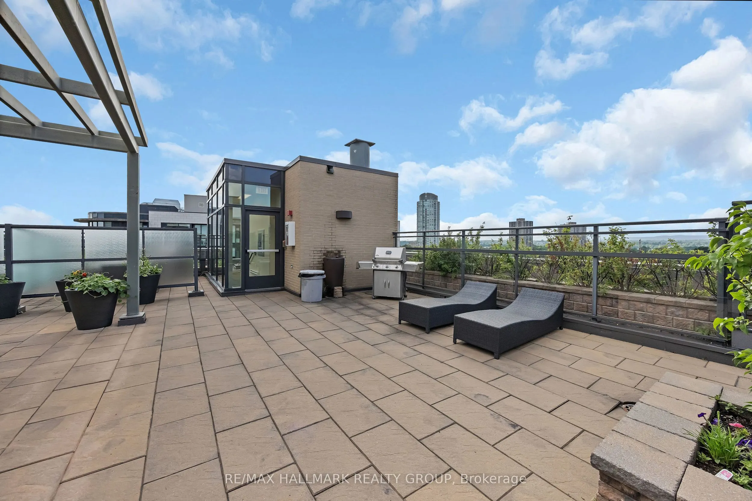 101 Richmond Road, #308