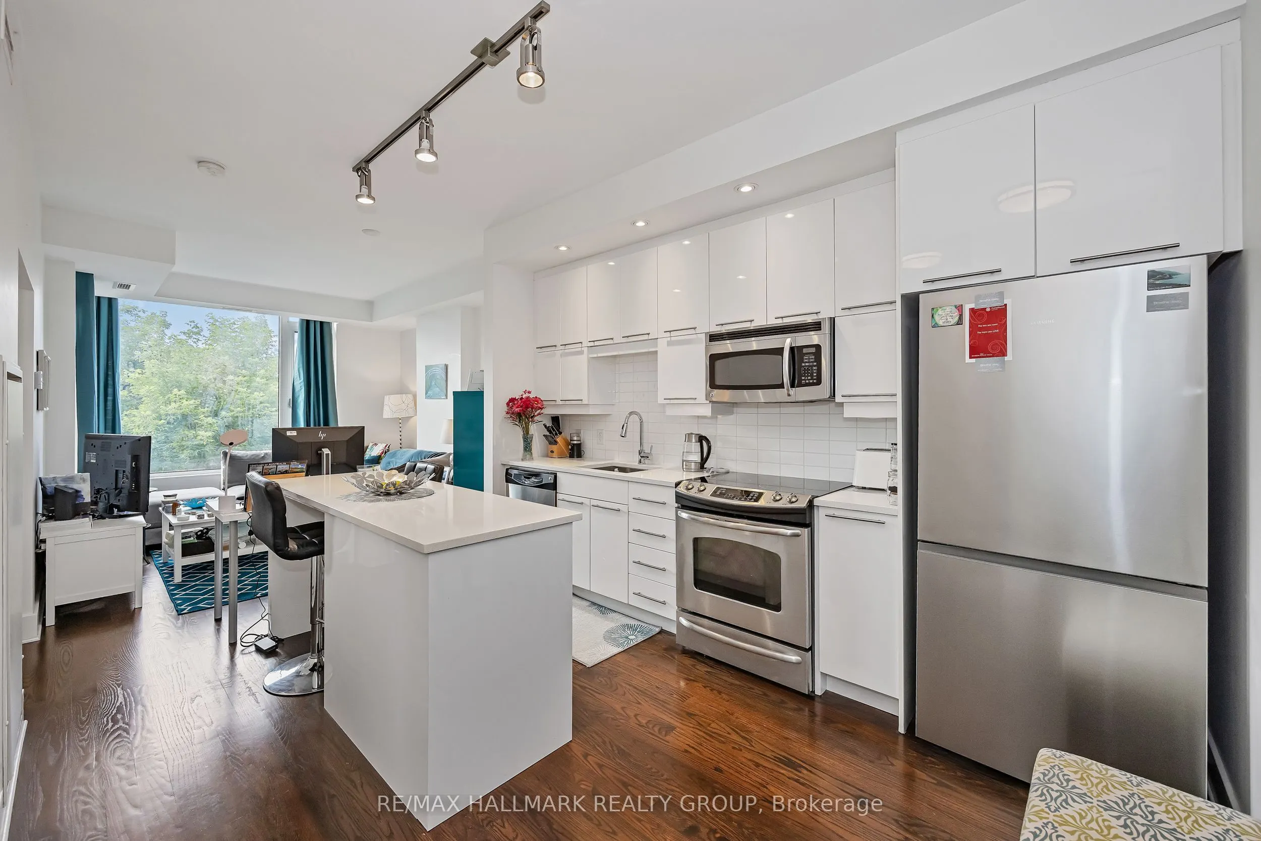 101 Richmond Road, #308
