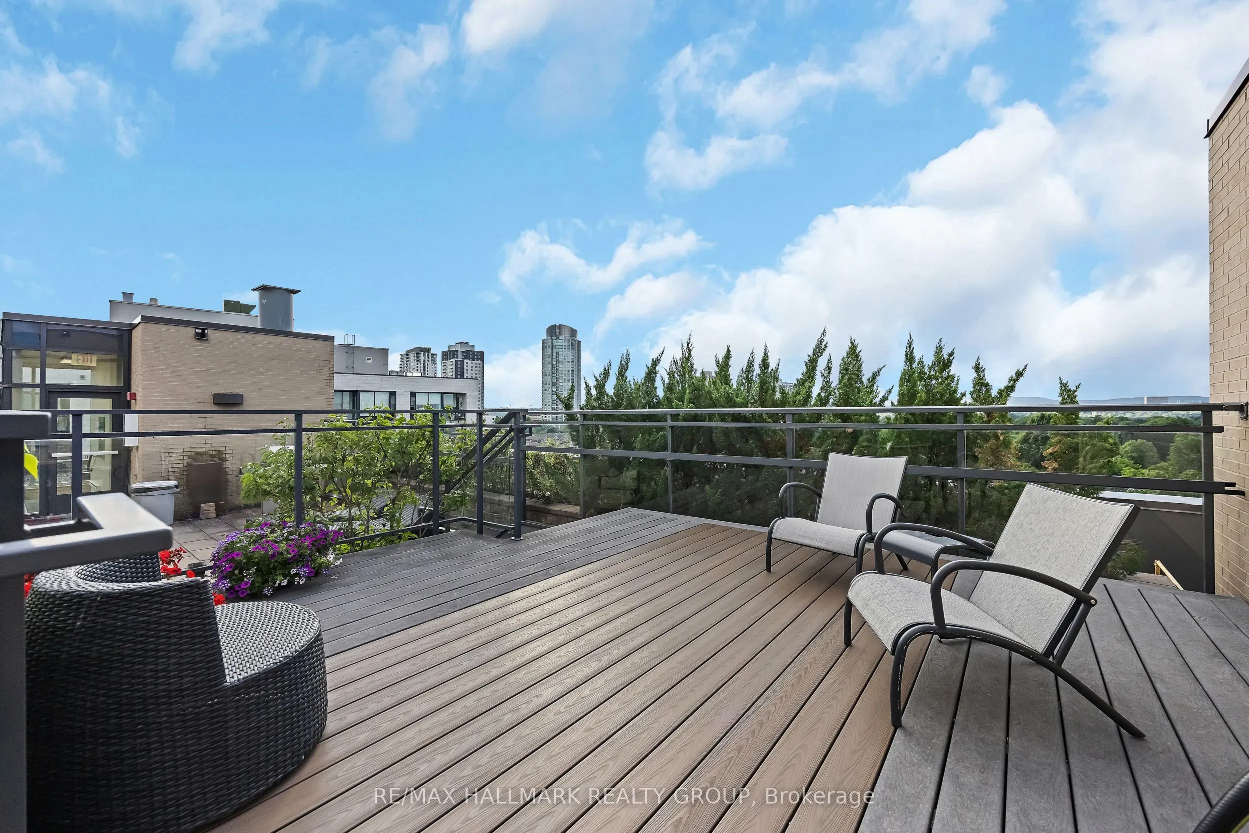 101 Richmond Road, #308