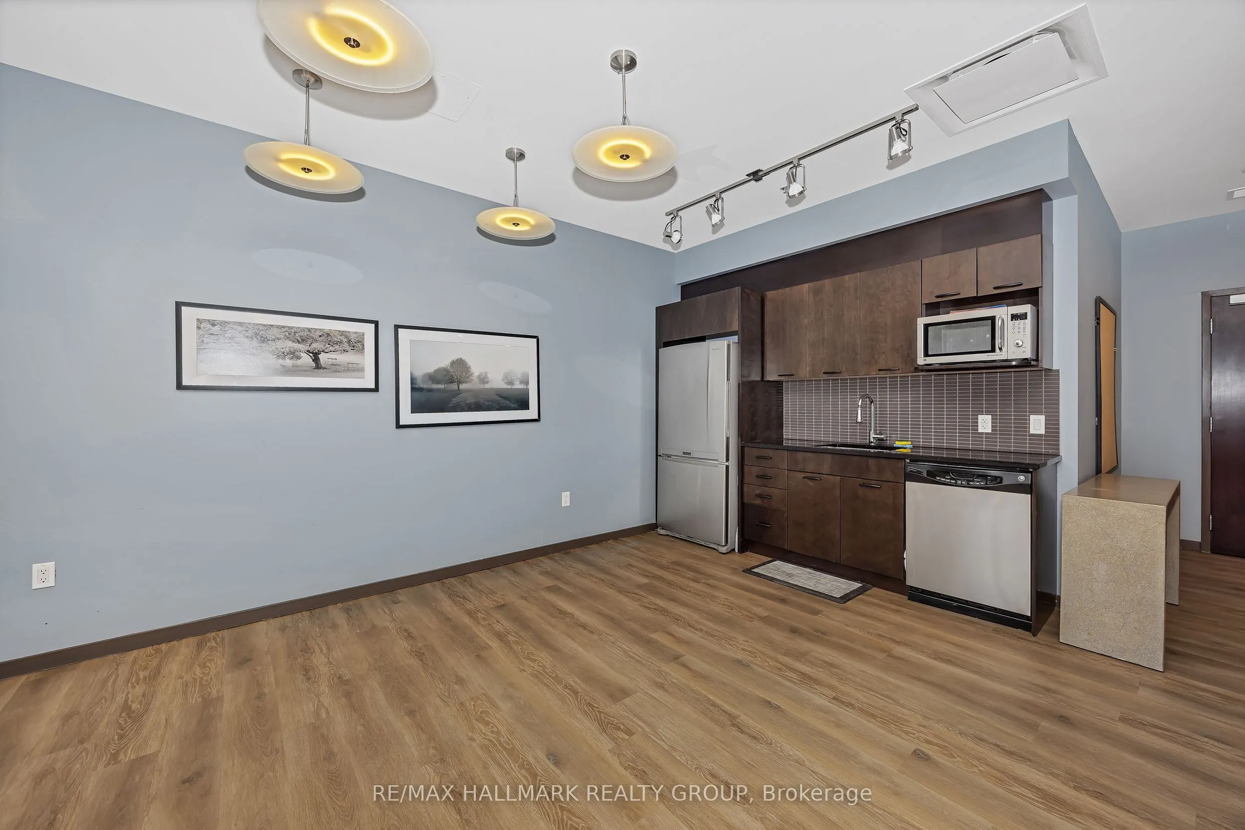 101 Richmond Road, #308