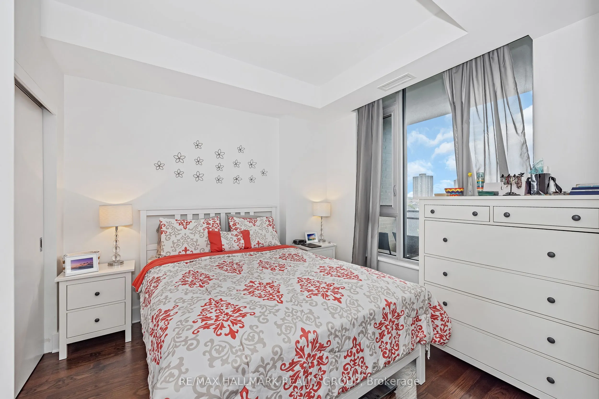 101 Richmond Road, #308