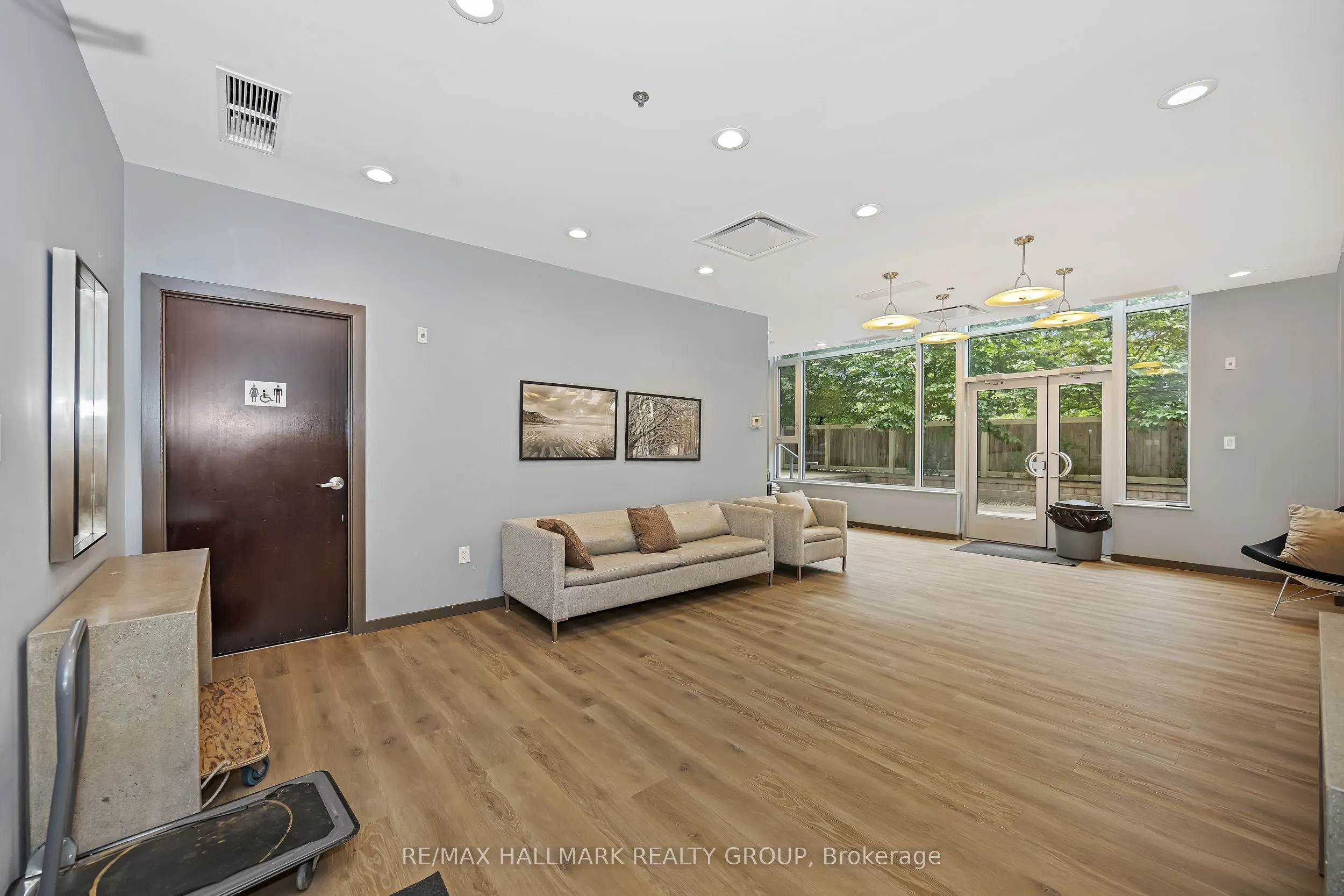 101 Richmond Road, #308