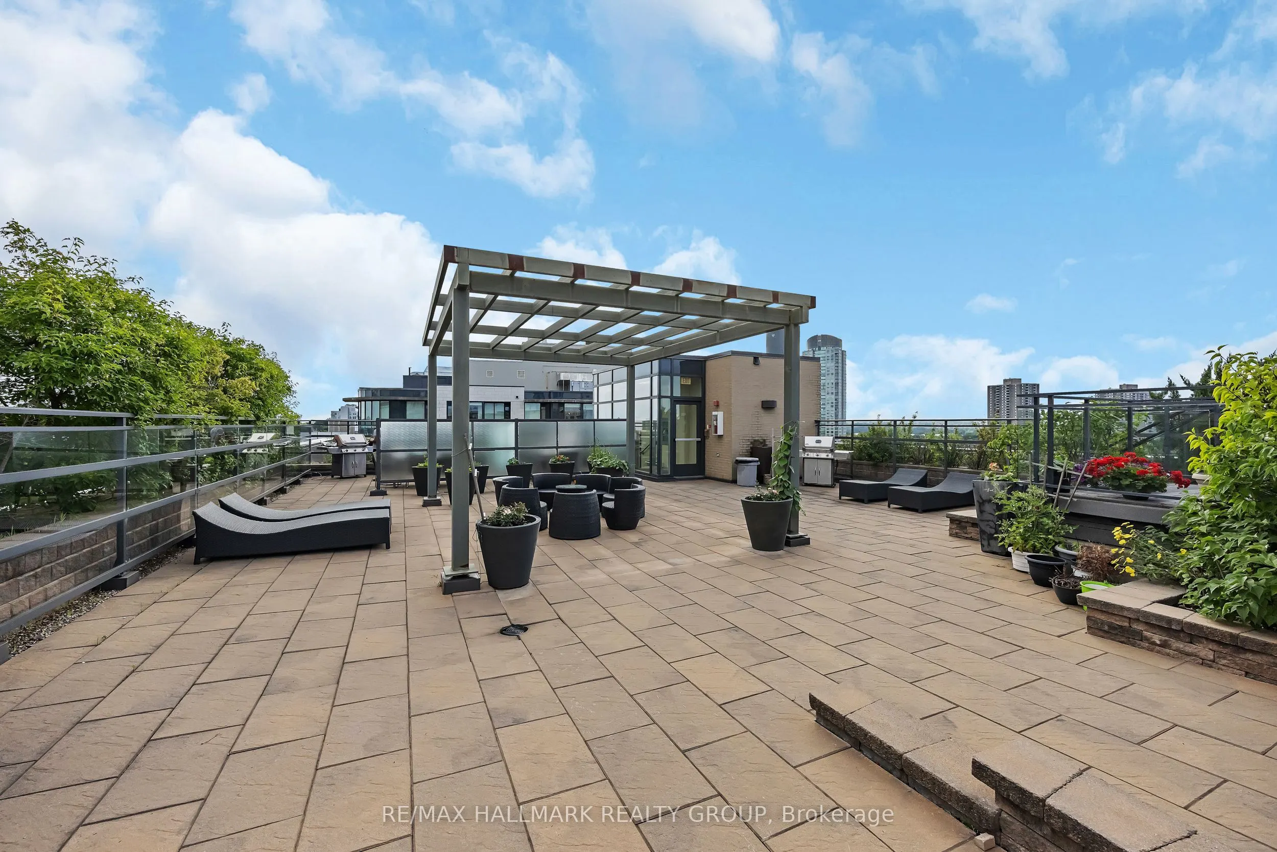 101 Richmond Road, #308