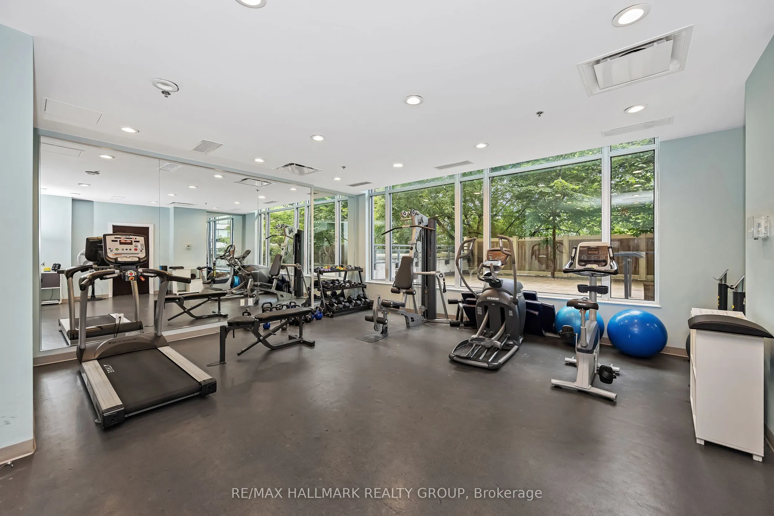 101 Richmond Road, #308