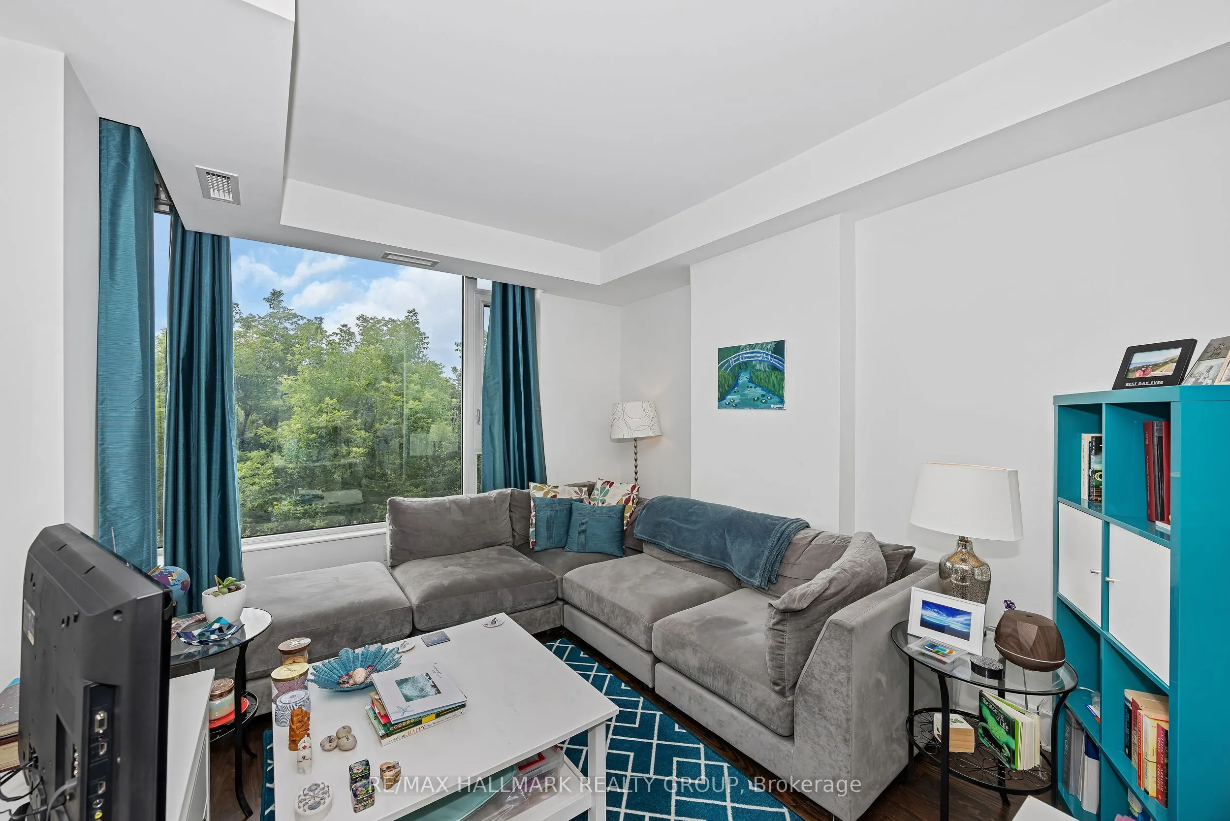 101 Richmond Road, #308