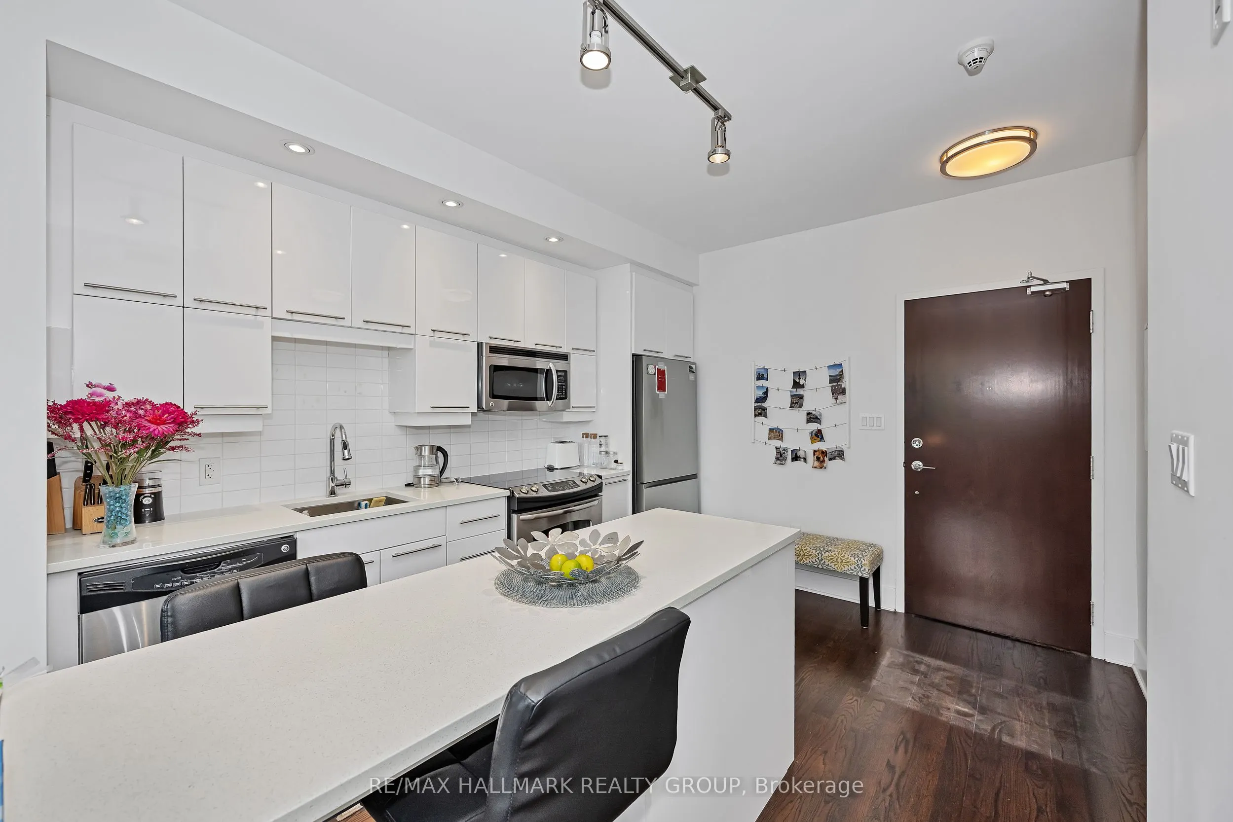 101 Richmond Road, #308