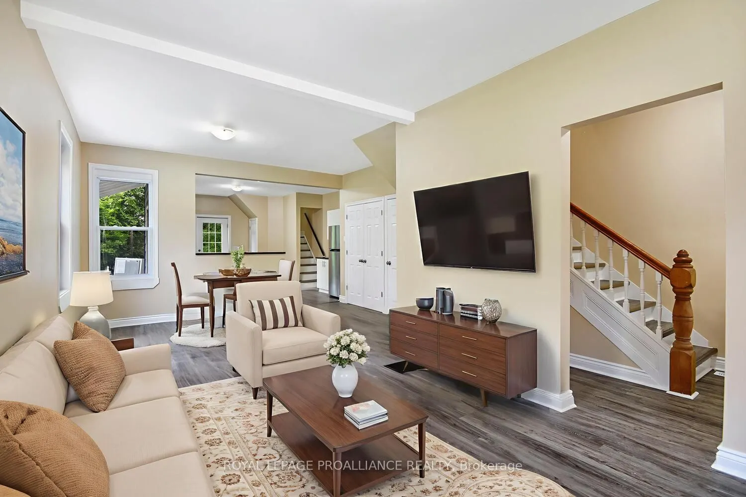 254 East Street S