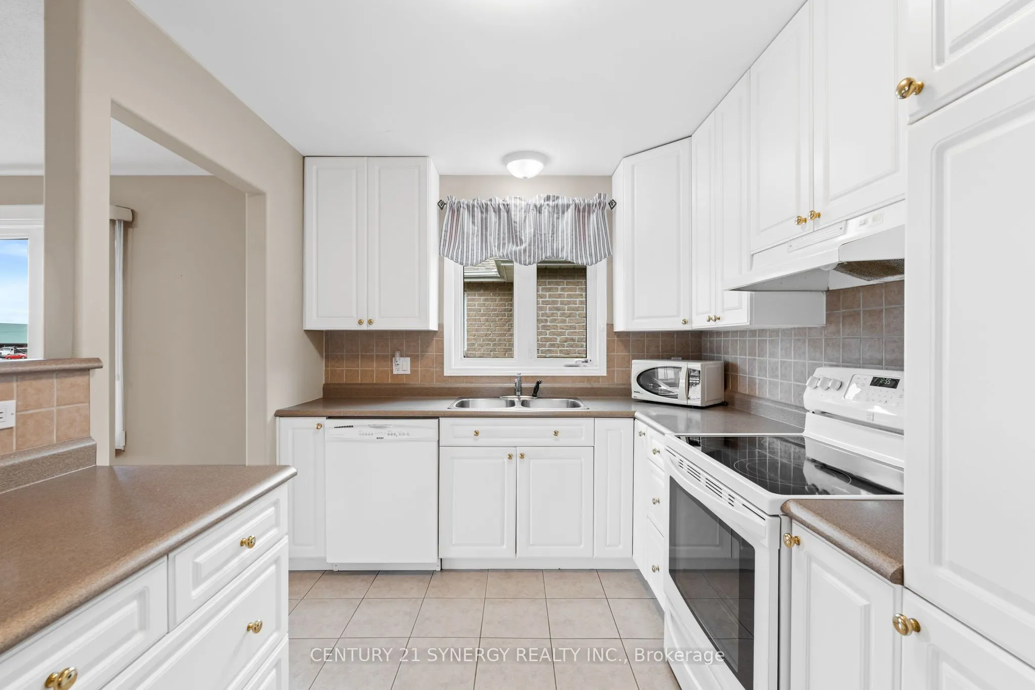 54 Dr Gordon Crescent