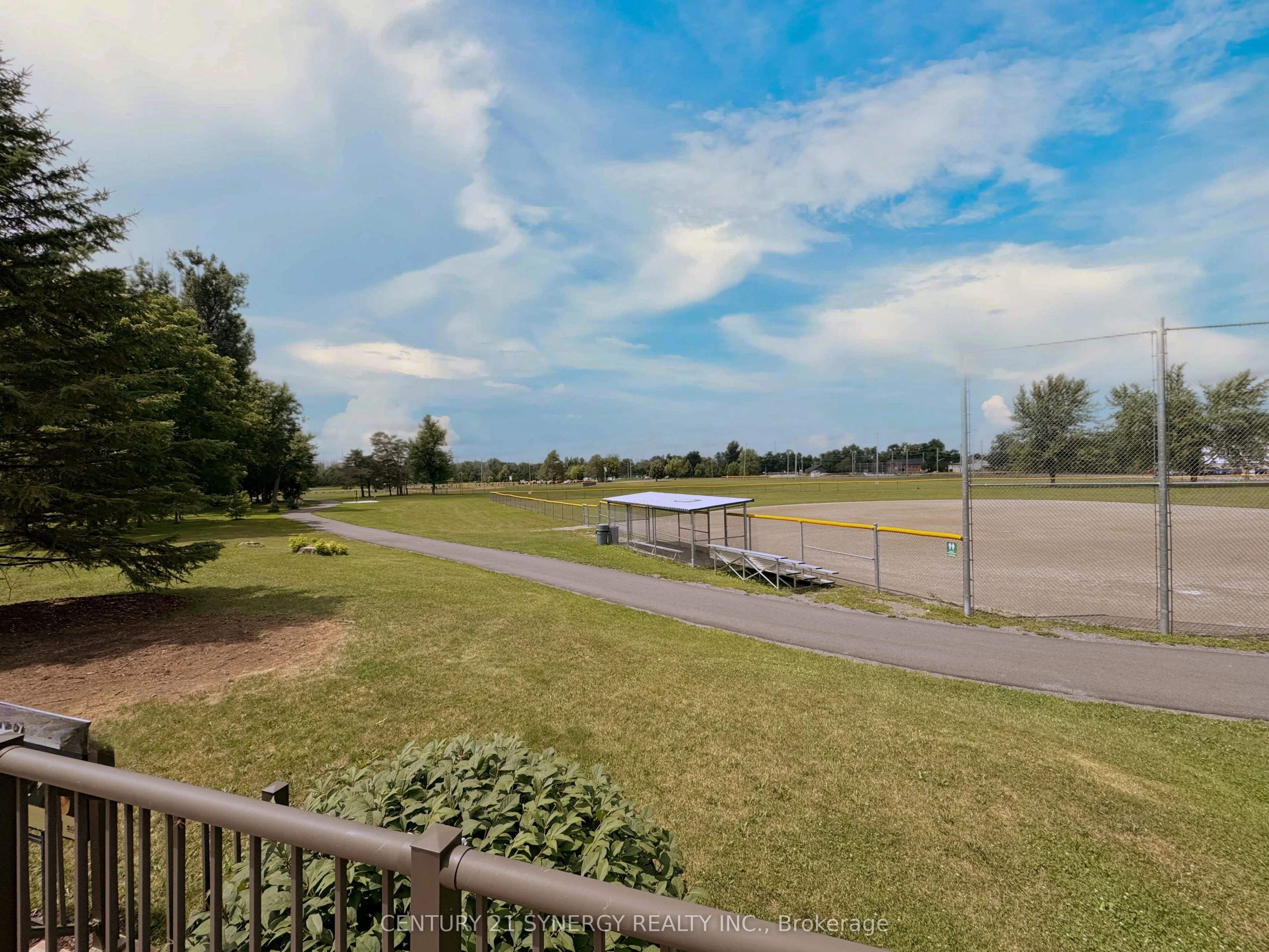 54 Dr Gordon Crescent