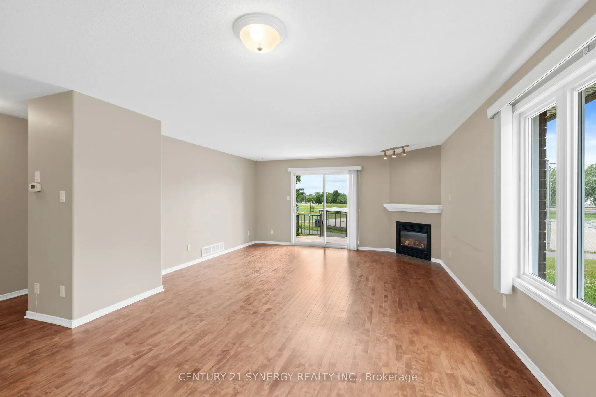 54 Dr Gordon Crescent