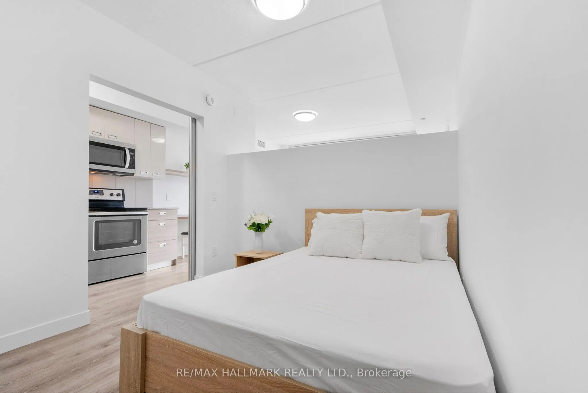 308 Lester Street, #202