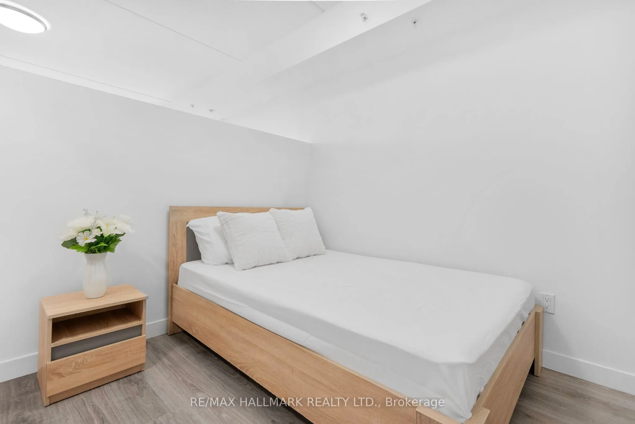 308 Lester Street, #202